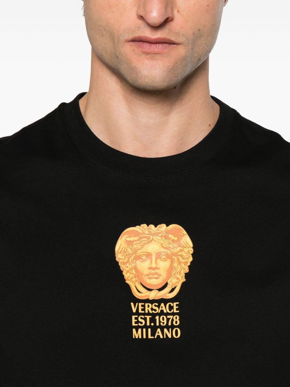medusa-print T-shirt Product Image