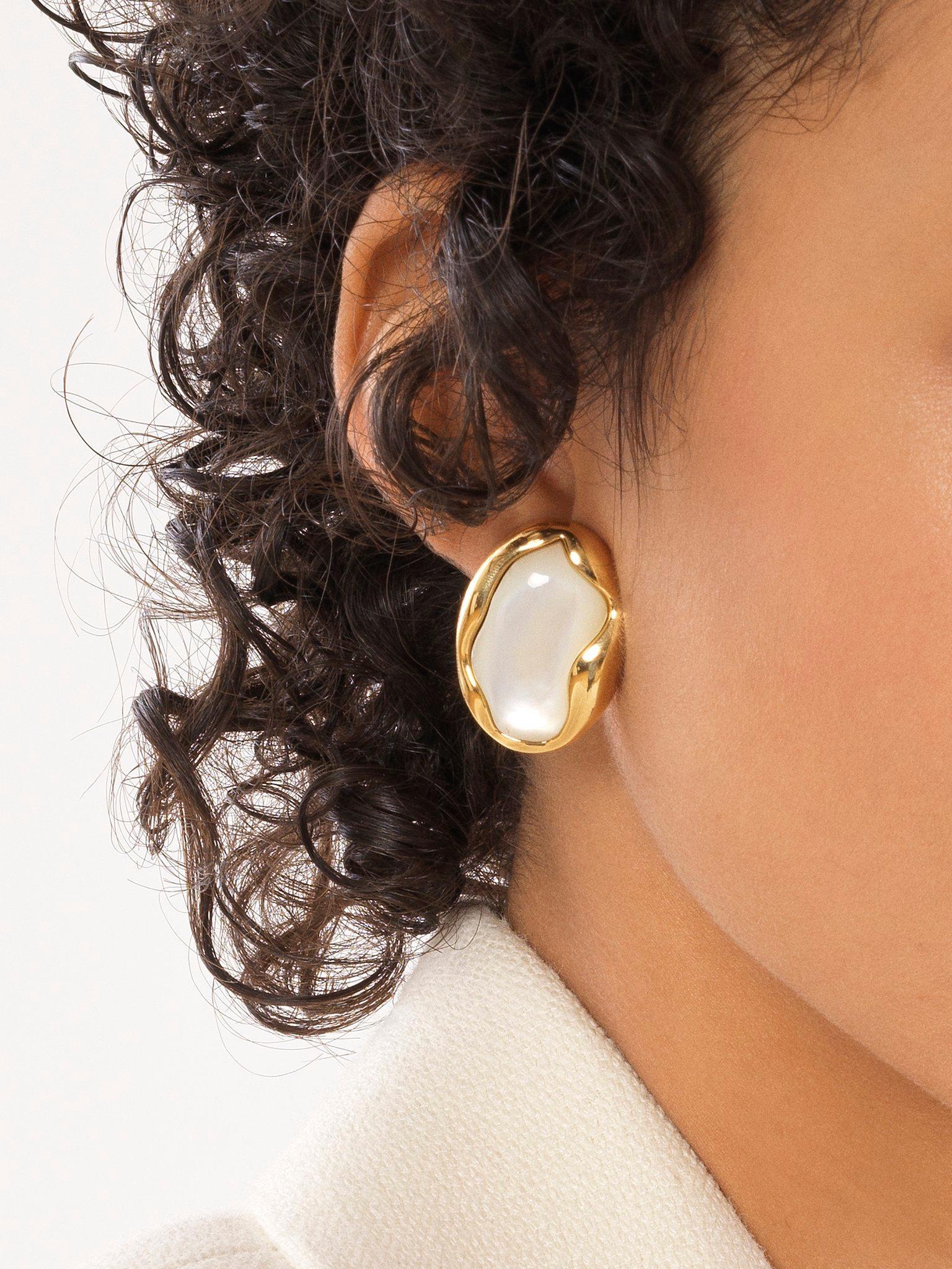 Sybil clip-on earrings Product Image