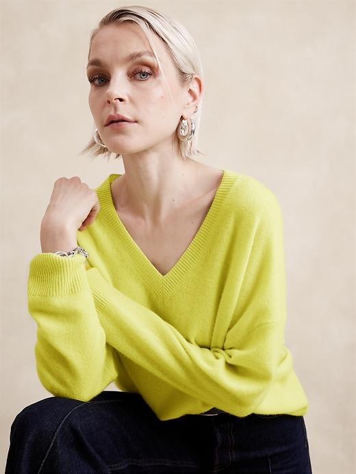 Oversized Lightweight Cashmere V-Neck Sweater Product Image