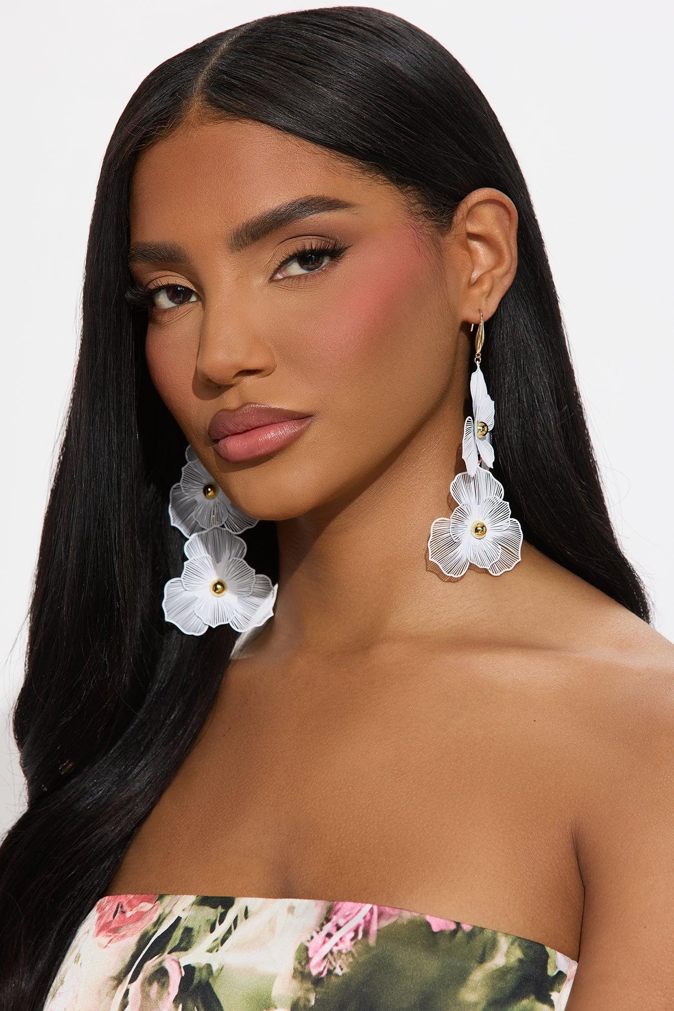 Fresh And Floral Earrings - White Product Image