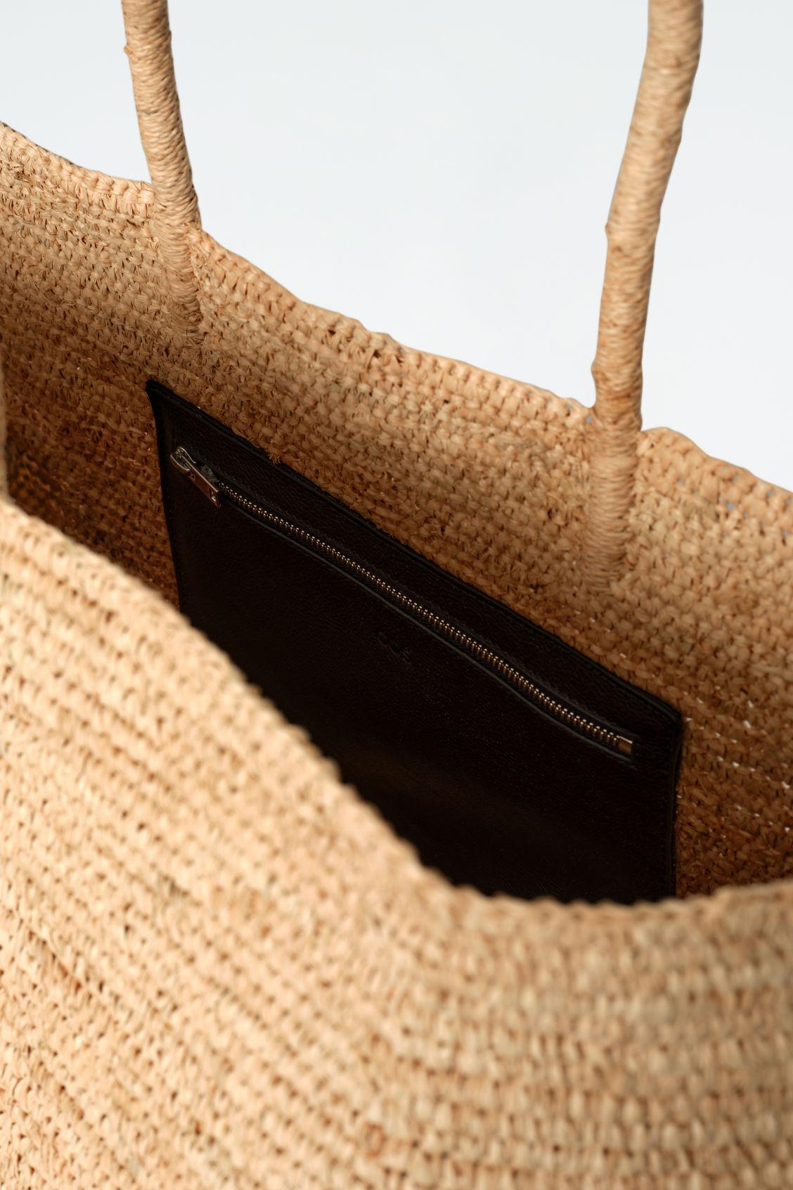 HAND-WOVEN TOTE BAG - RAFFIA Product Image