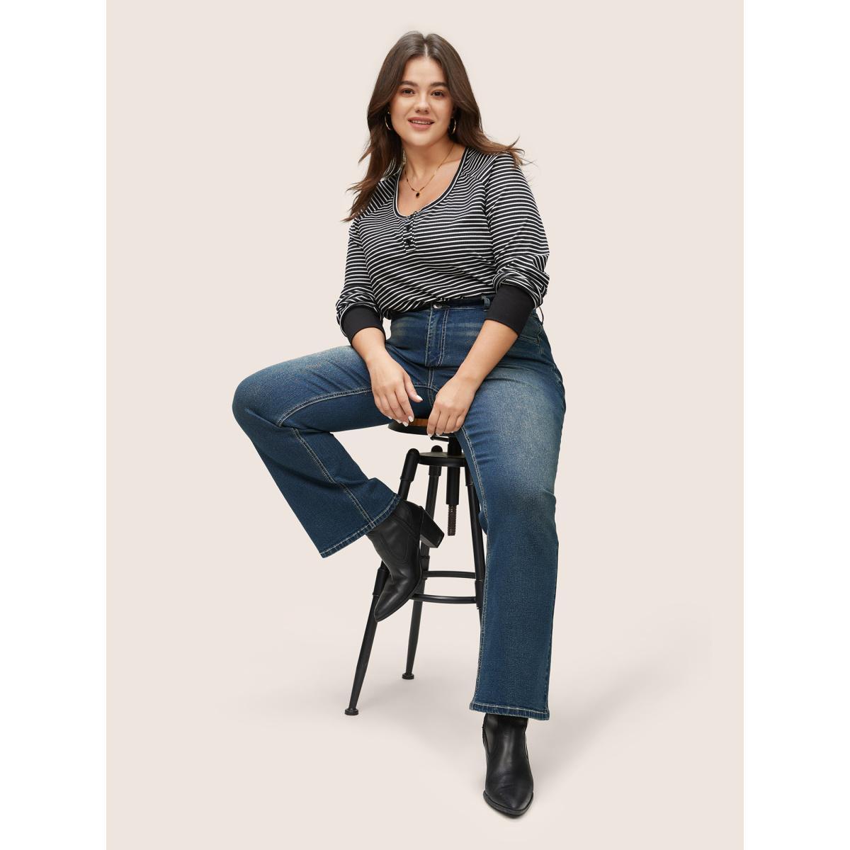 Plus Size Straight Leg Vintage Full Length Jeans Women Aegean Casual Plain Plain High stretch Pocket Jeans BloomChic 12/L Product Image