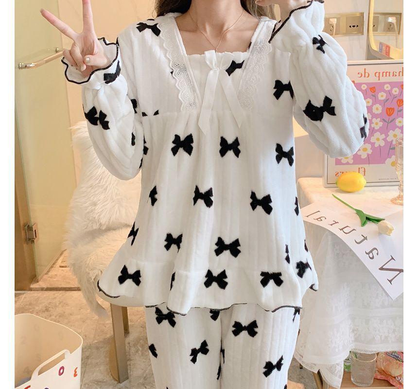 Long-Sleeve Pajama Top / Pants / Bra Insert / Set Product Image