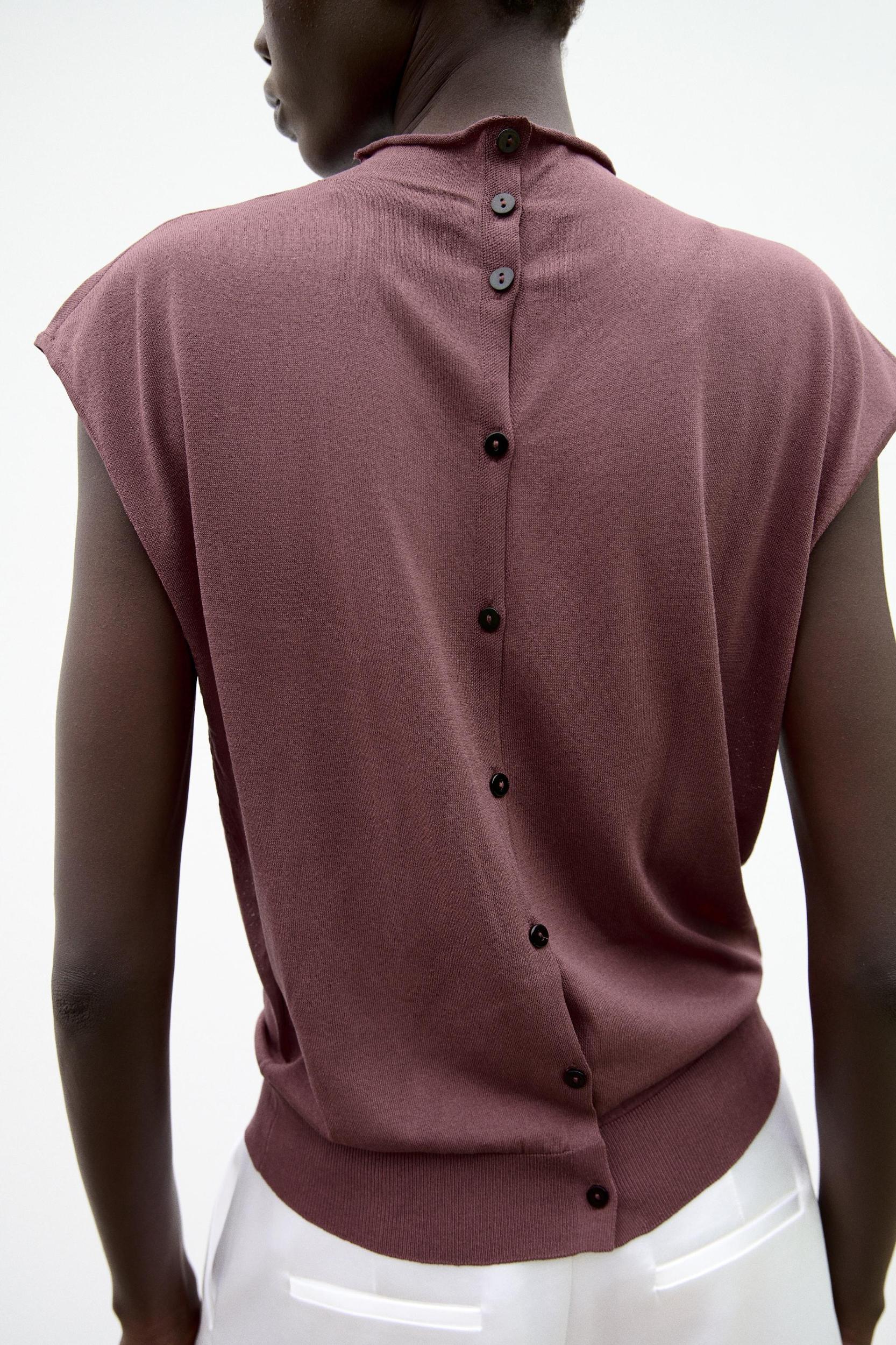 SLEEVELESS BASIC KNIT TOP Product Image