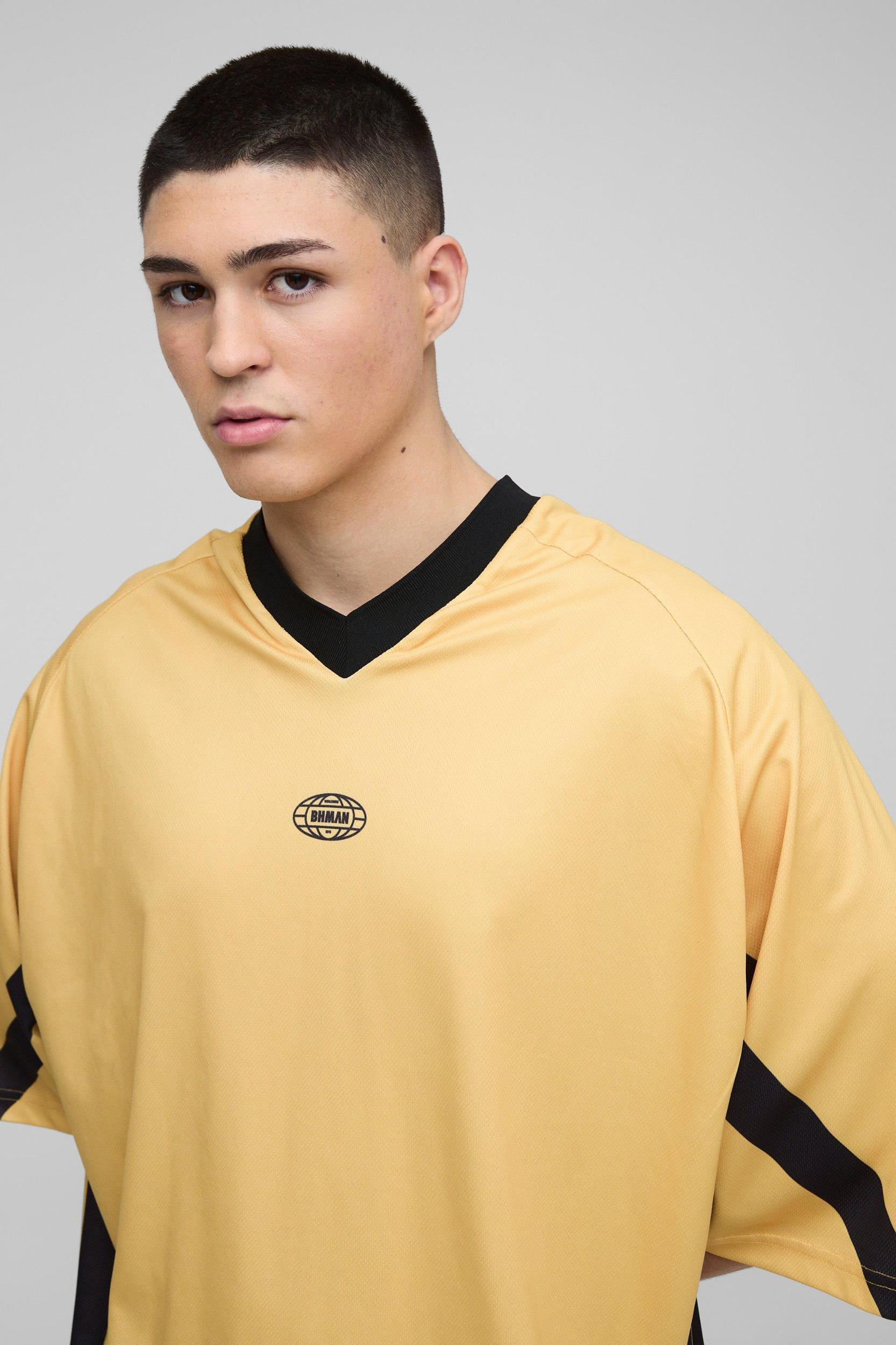 Oversized Longline V Neck Mesh Hockey Top | boohooMAN USA Product Image
