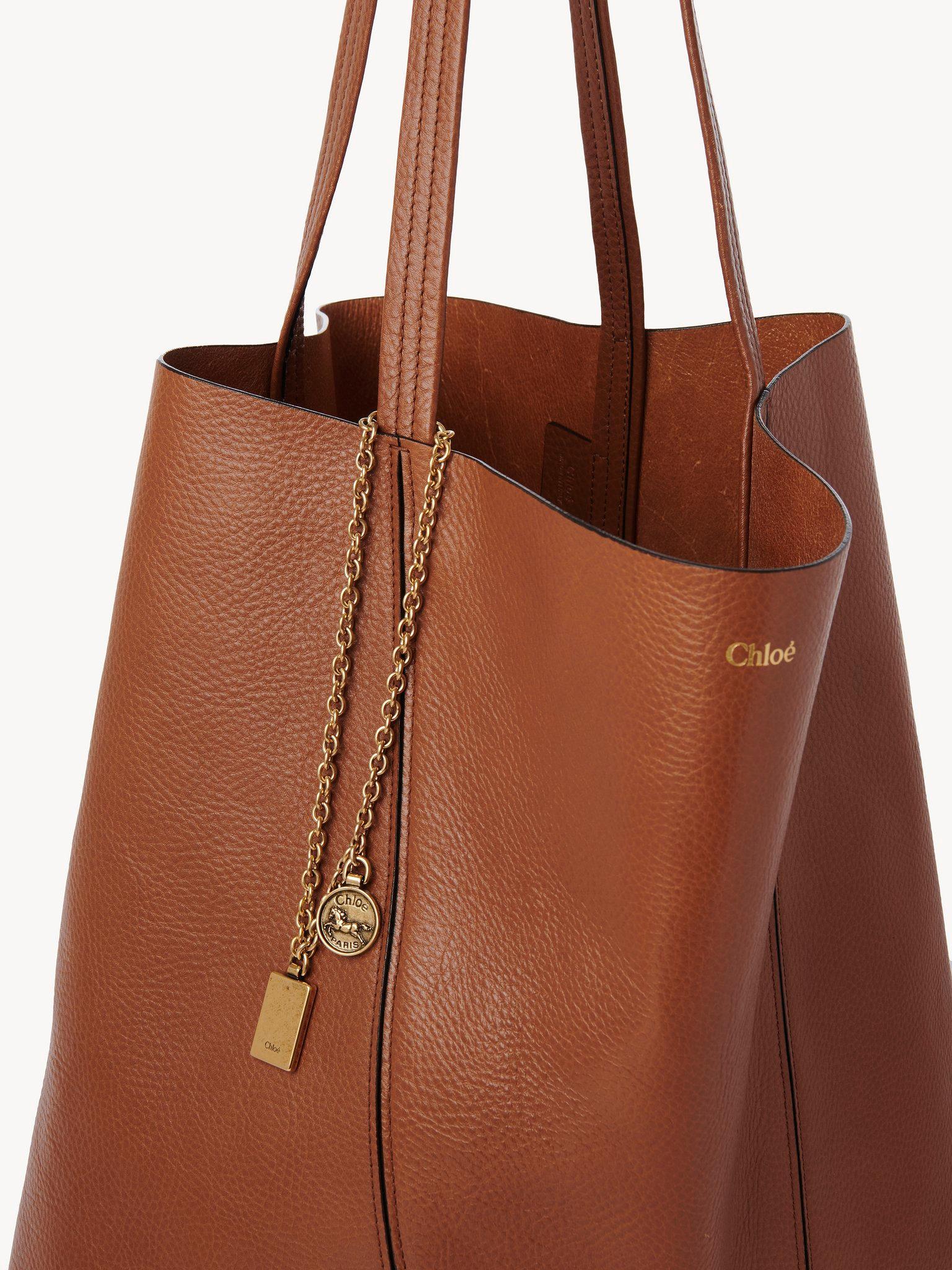 Large Chloé Spin tote bag in grained leather Product Image