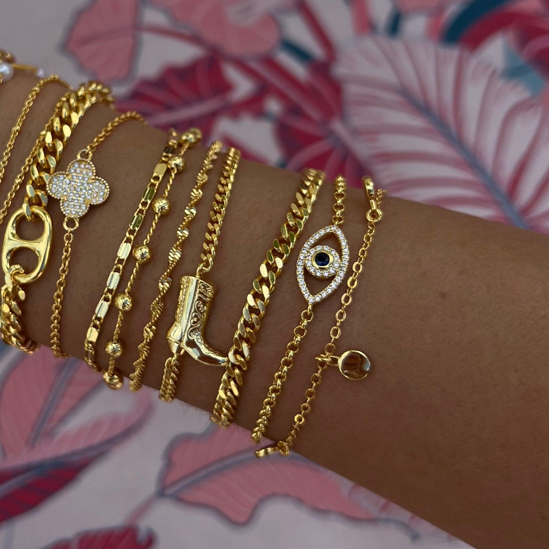 Girly Pearly Bracelet Product Image