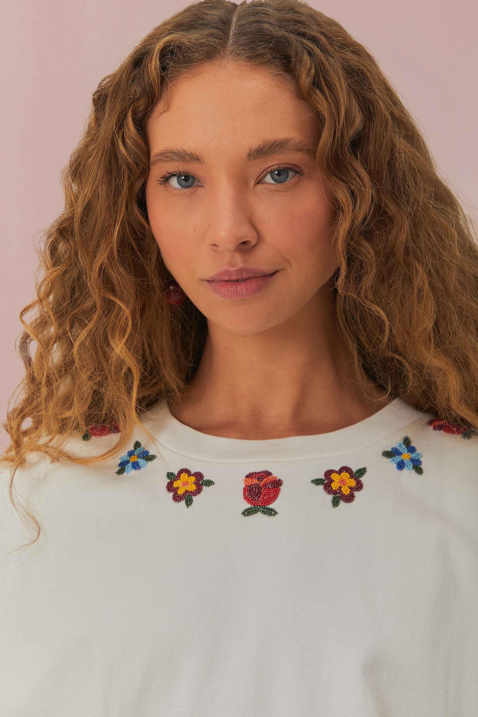White Beaded Flowers T-Shirt, WHITE / XL Product Image