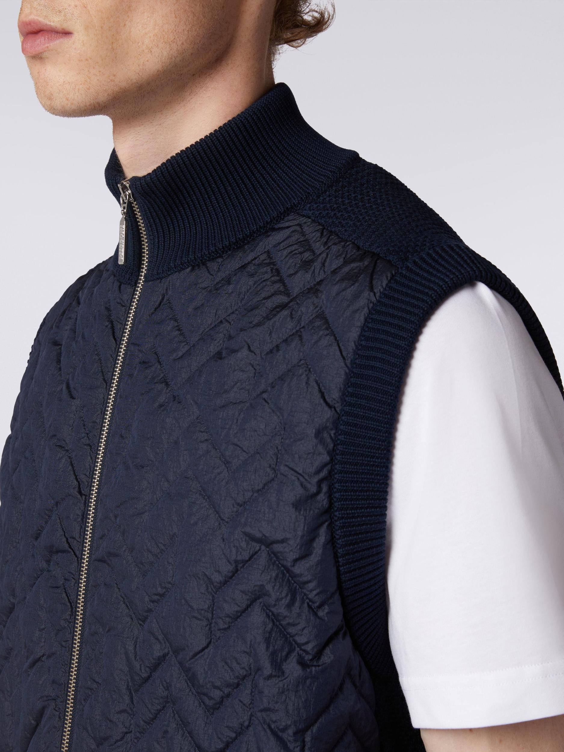 Zigzag stitched waistcoat with knitted back and piping Product Image