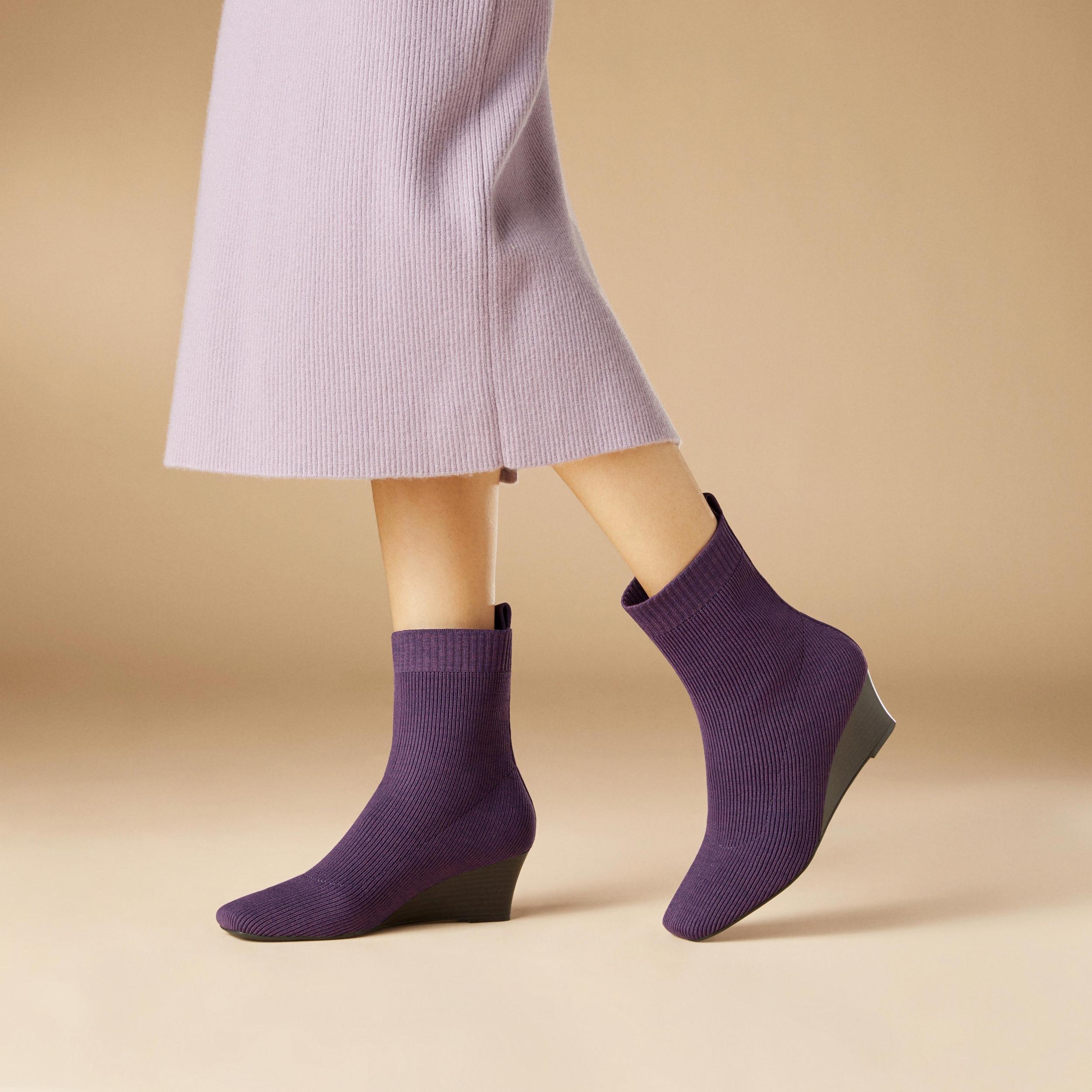 Square-Toe Water-Repellent Heeled Boots (Regina Pro) Product Image