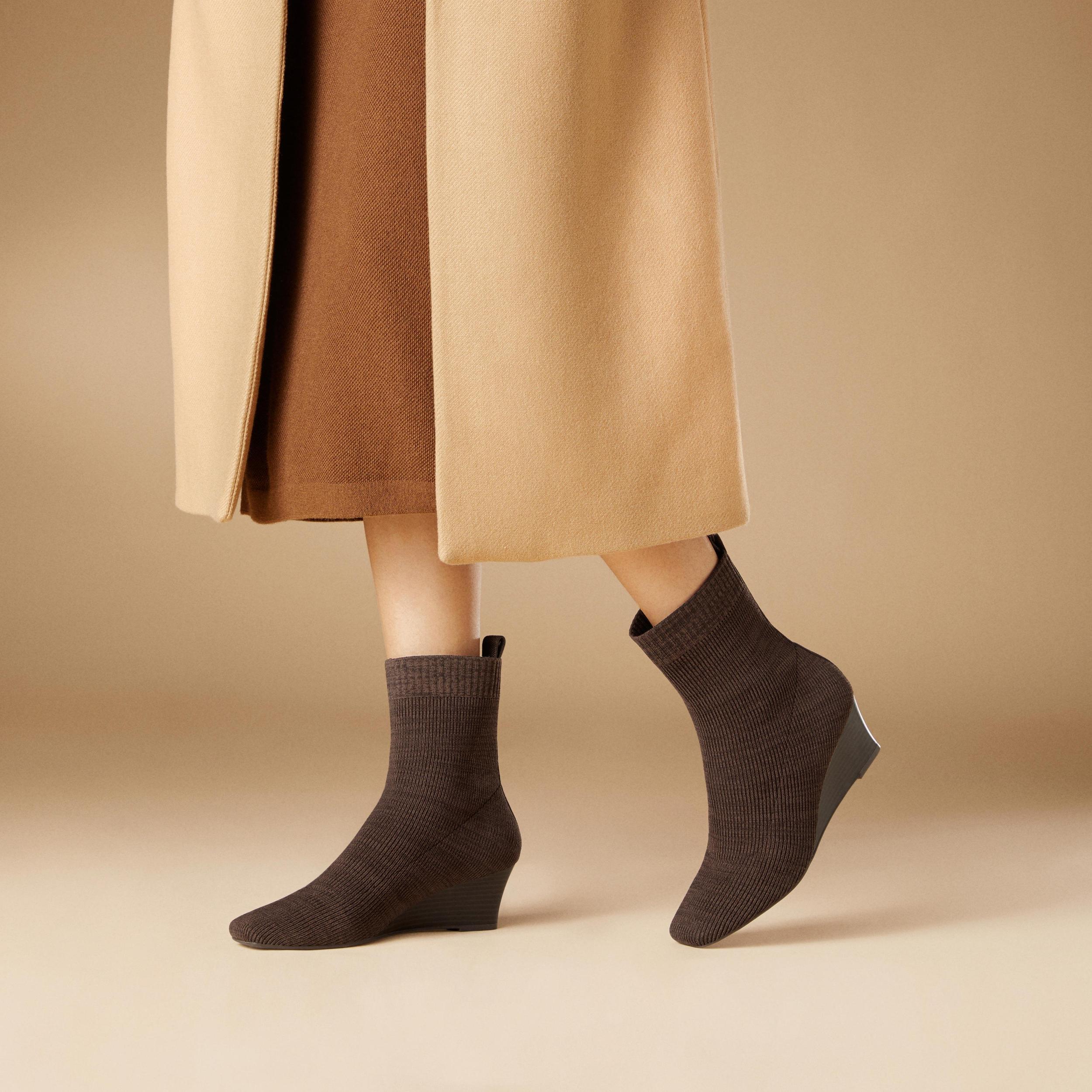 Square-Toe Water-Repellent Heeled Boots (Rafaella) Product Image