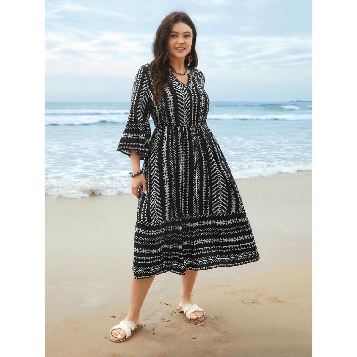 Plus Size Geo Print Stretchy-Waist Tiered Skirt Midi Dress BlackFlower Women Resort Non Flat collar with V-notch Elbow-length sleeve Curvy BloomChic 12/L Product Image