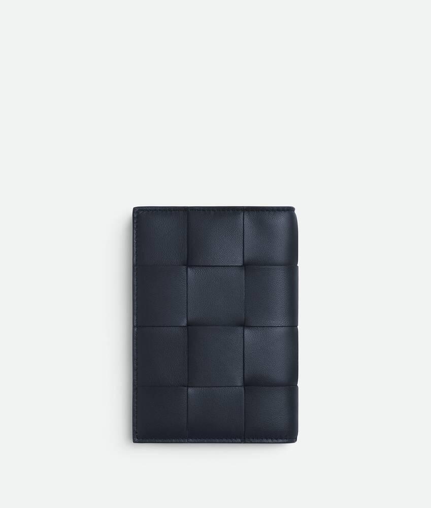 Men's Cassette Passport Holder in Space/sapele Product Image