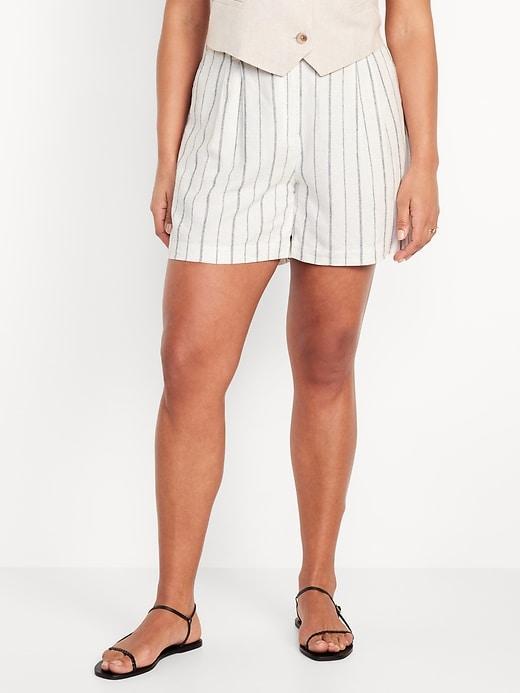 Extra High-Waisted Taylor Linen-Blend Trouser Shorts -- 5-inch inseam Product Image