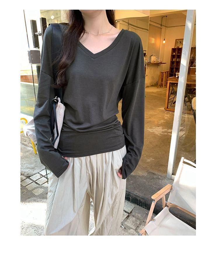 Long-Sleeve V-Neck Plain Tee Product Image
