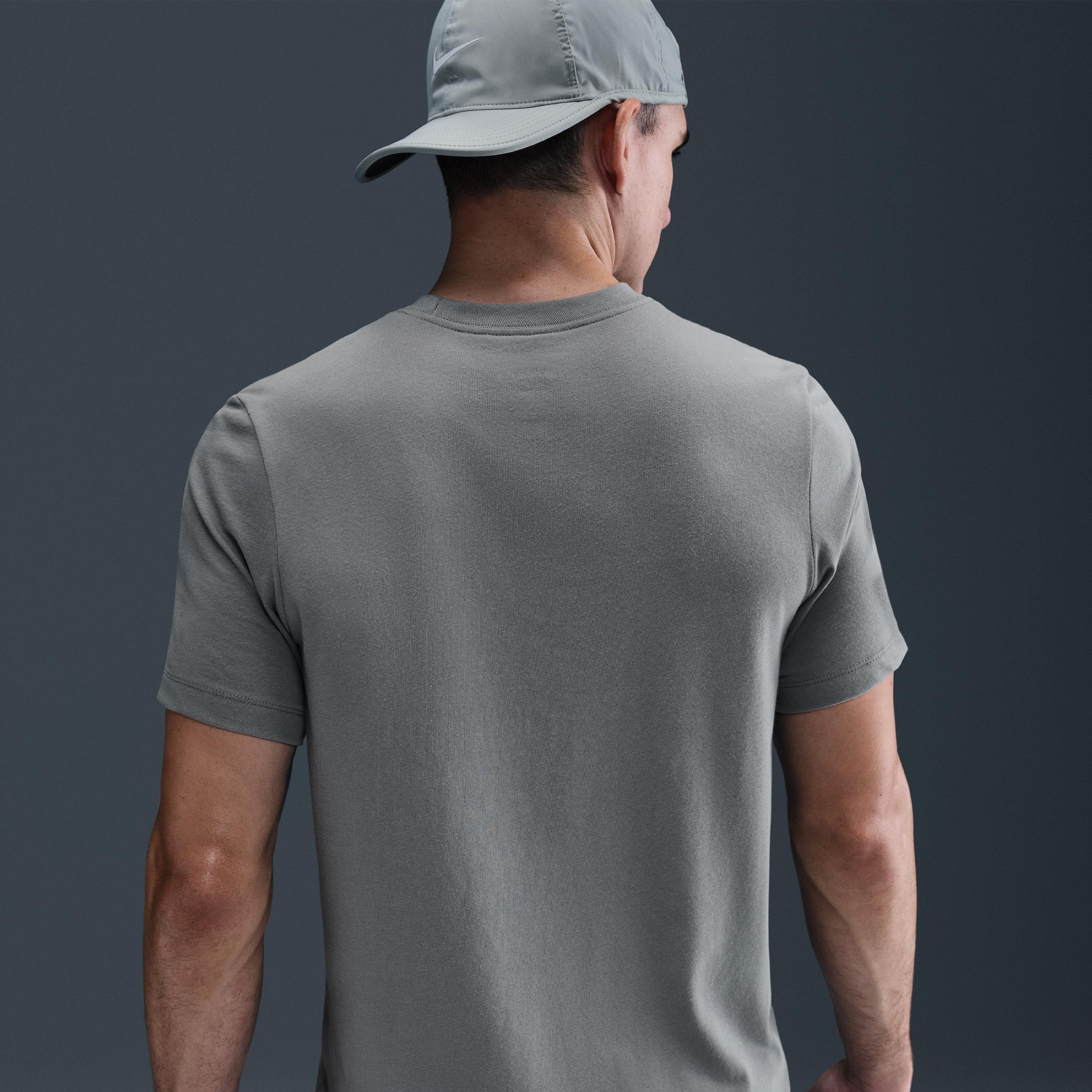 Nike Men's Dri-FIT Fitness T-Shirt Product Image