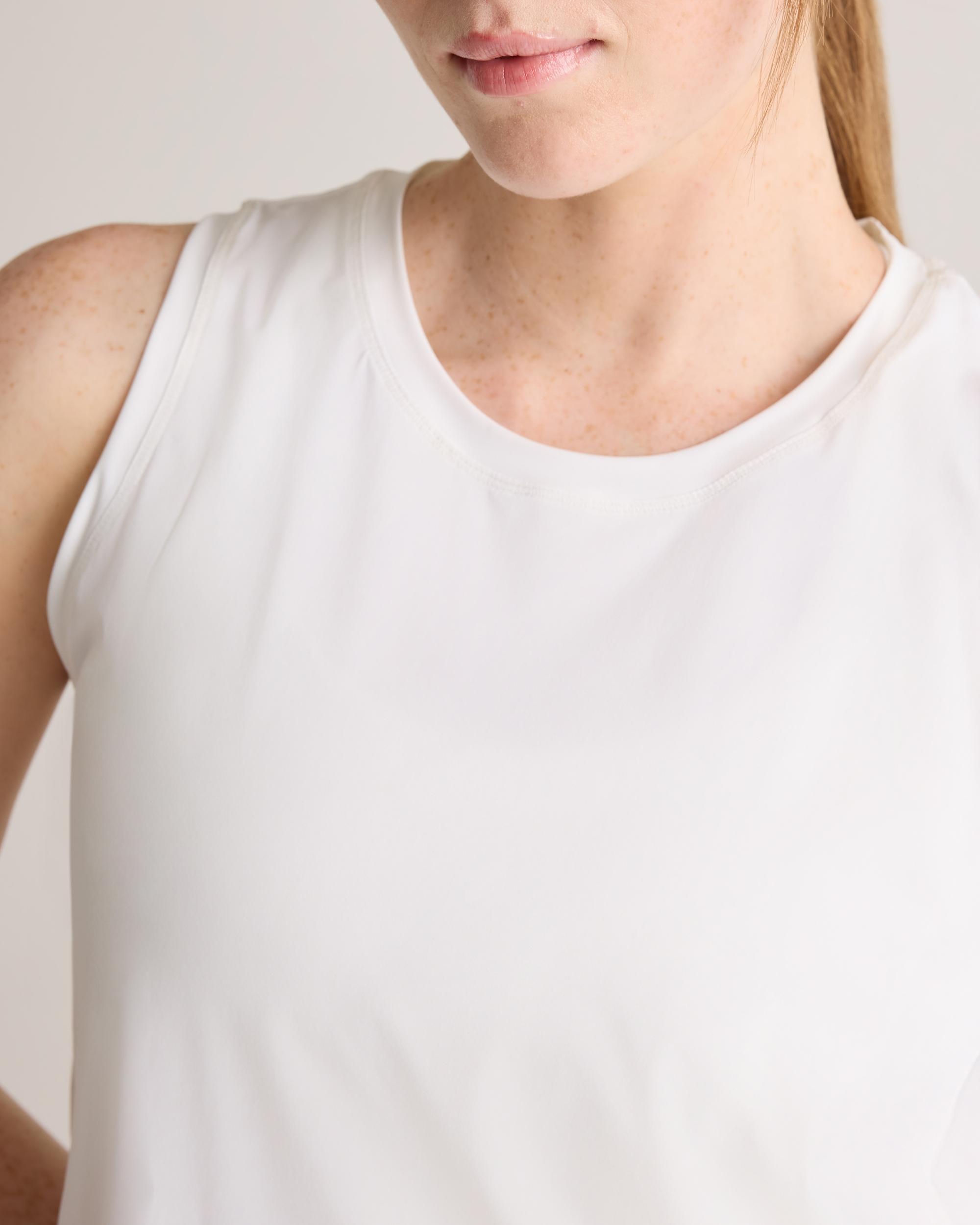 Quince | Women's Essential Run Cropped Muscle Tank Top Nylon/Spandex Product Image