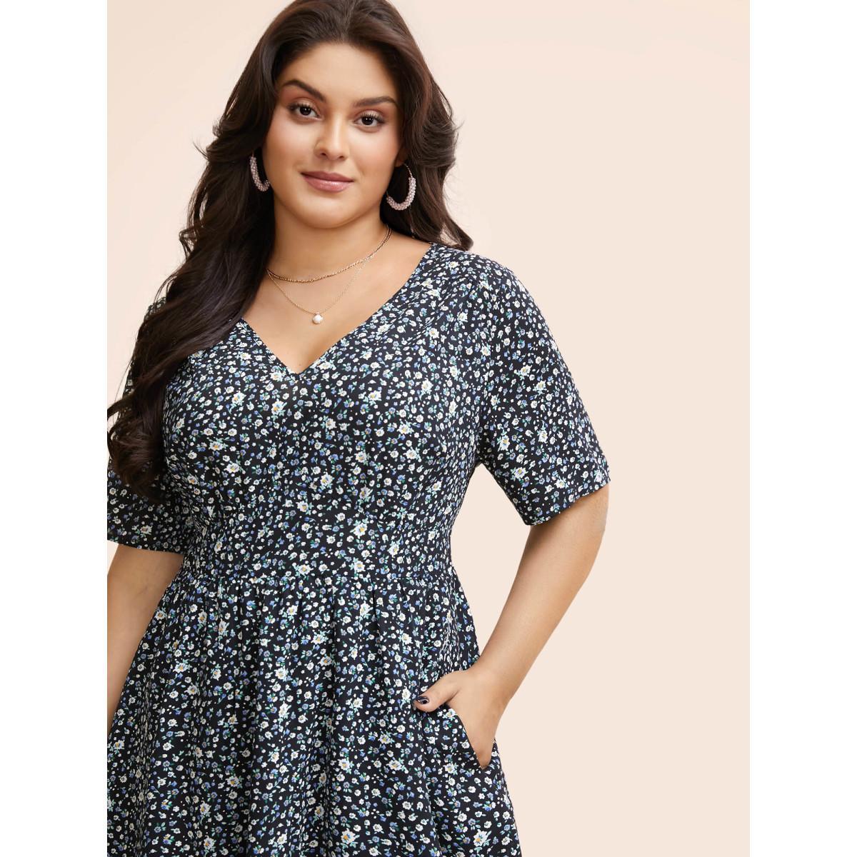 Plus Size V Neck Ditsy Floral Shirred Midi Dress Black Women Elegant Gathered V-neck Half Sleeve Curvy BloomChic 22-24/3X Product Image