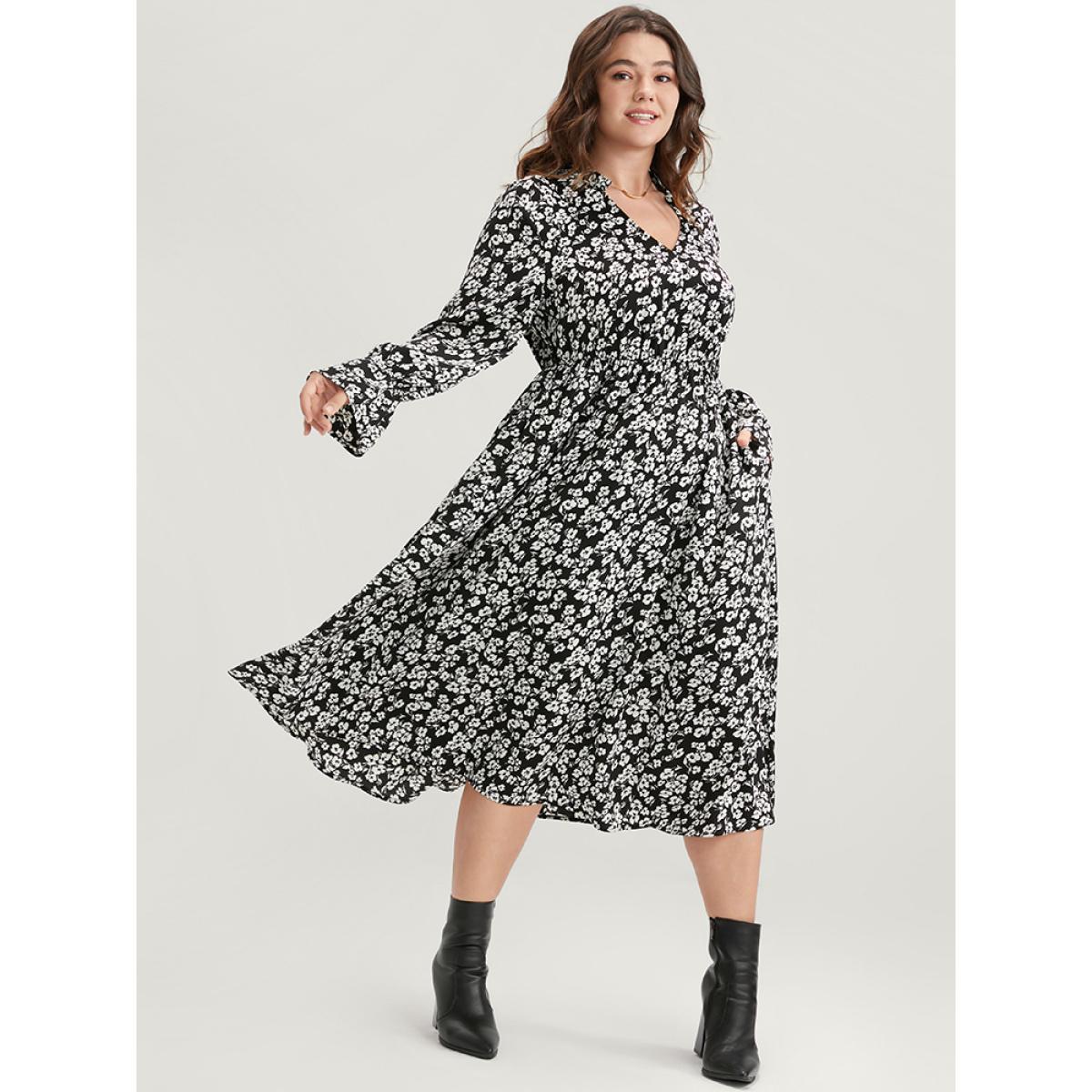 Plus Size Floral V Neck Pocket Flutter Hem Dress Black Women Casual Elastic Waist V-neck Long Sleeve Curvy Midi Dress BloomChic 22-24/3X Product Image