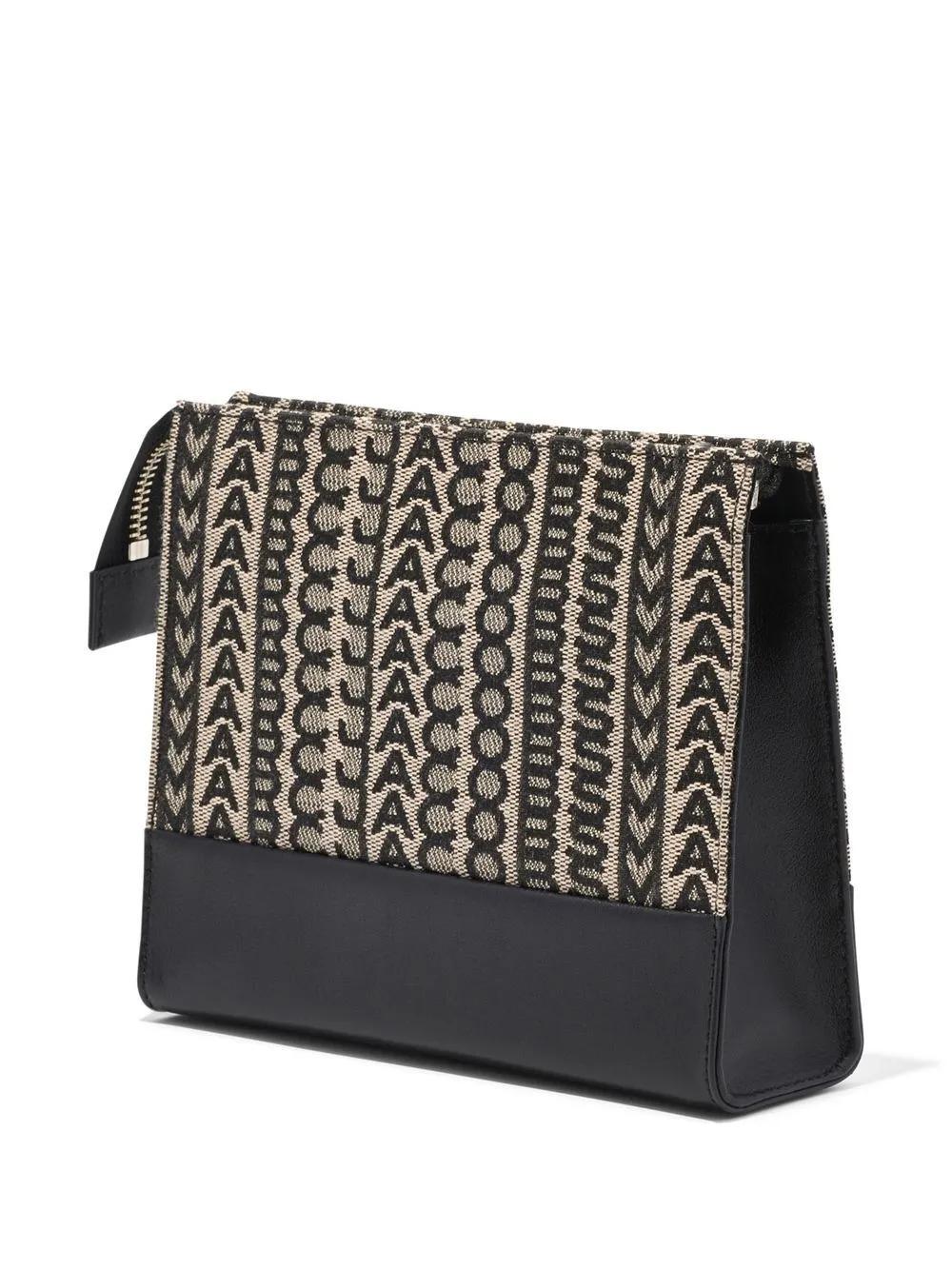 The Travel pouch Product Image