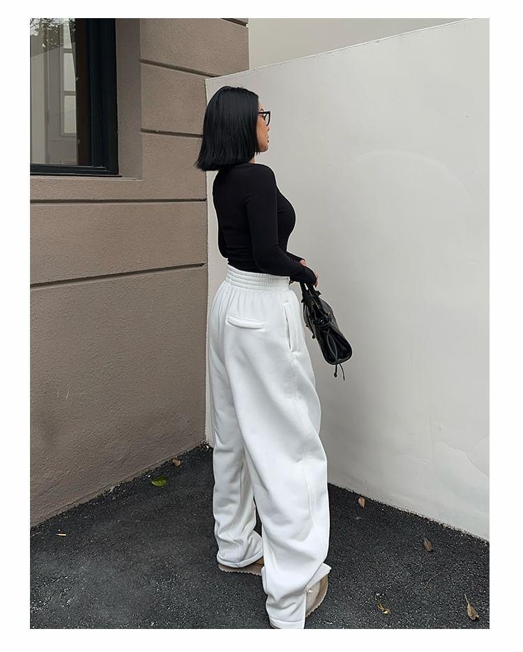 Mid Rise Plain Wide Leg Pants Product Image