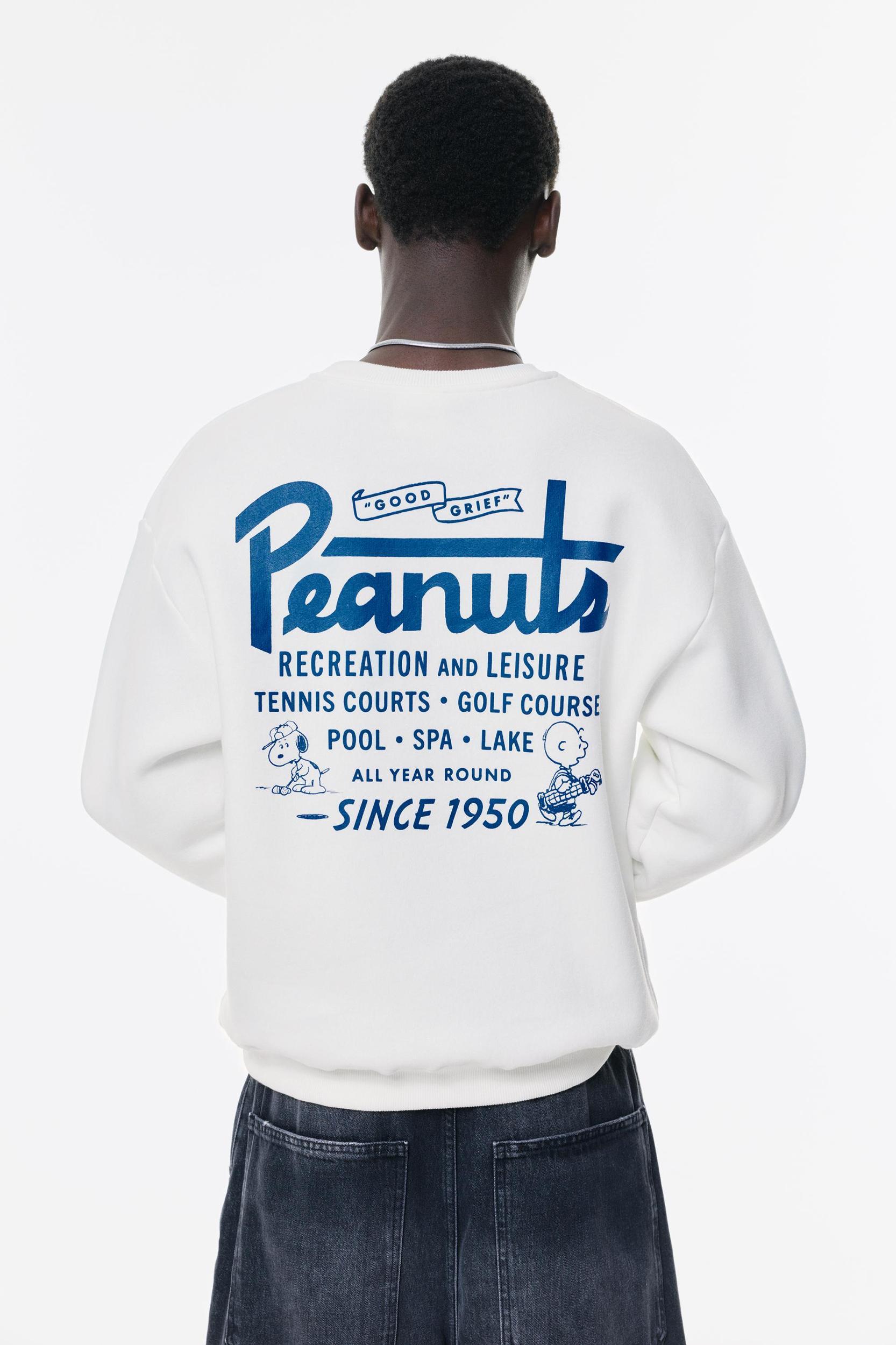 White Snoopy Sweatshirt Product Image