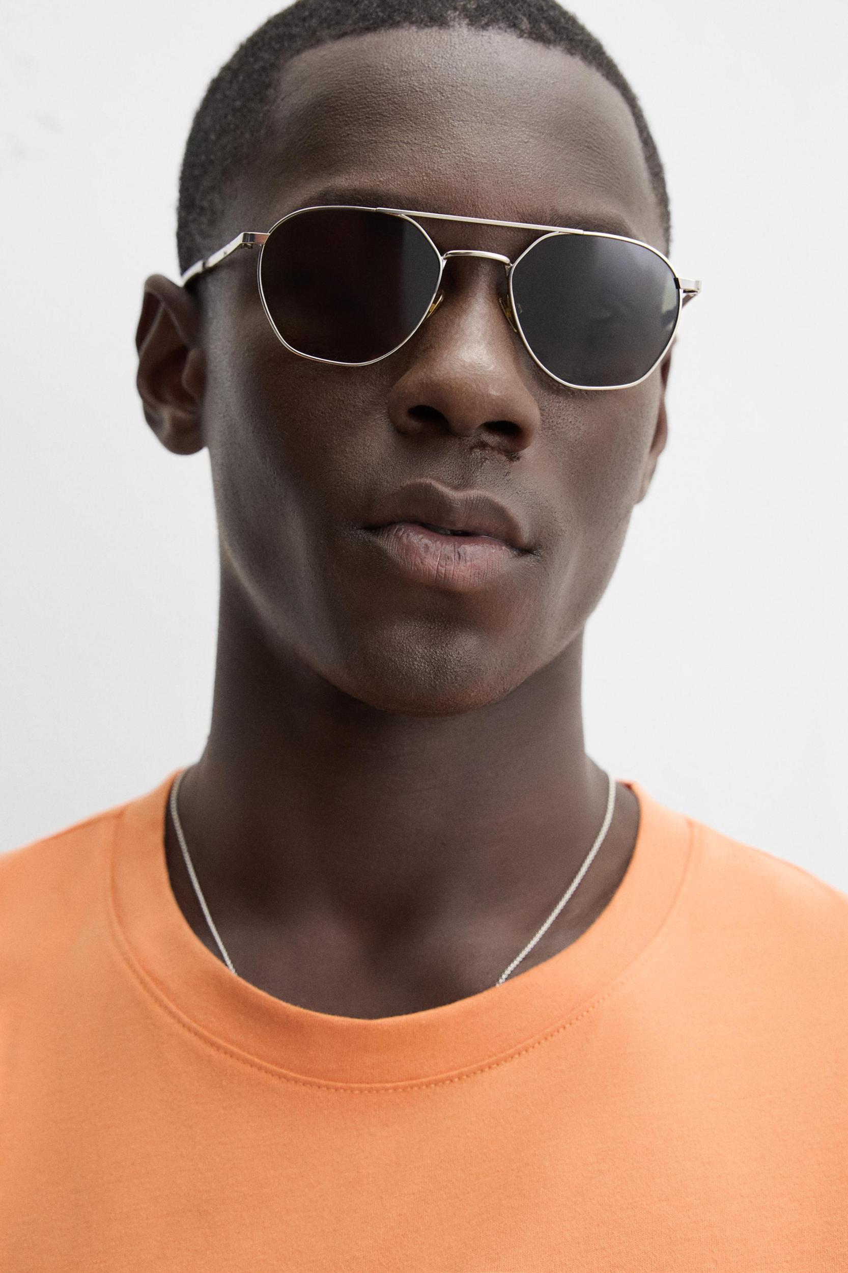 REGULAR FIT SOFT T-SHIRT Product Image