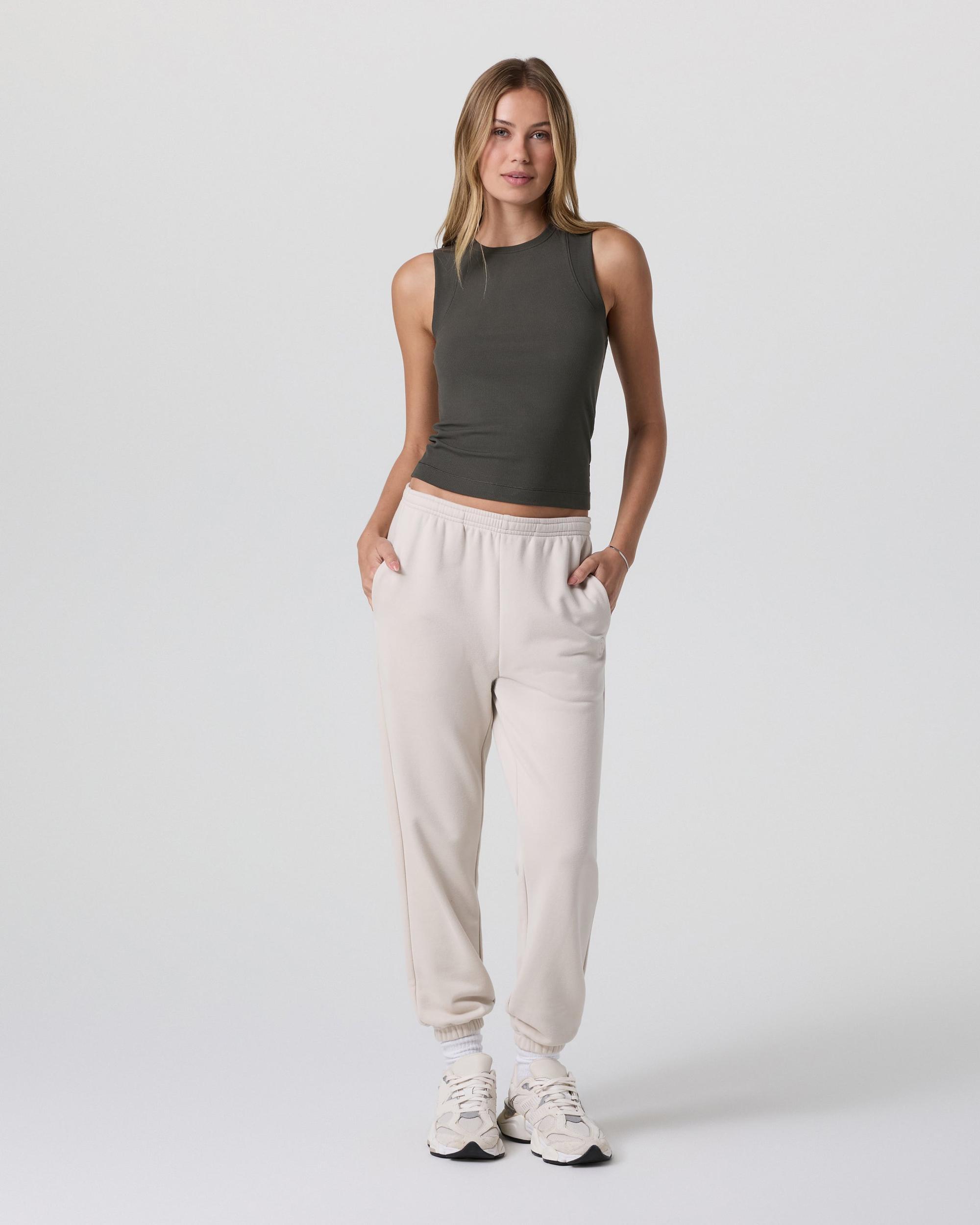 Pose Modern Tank Product Image