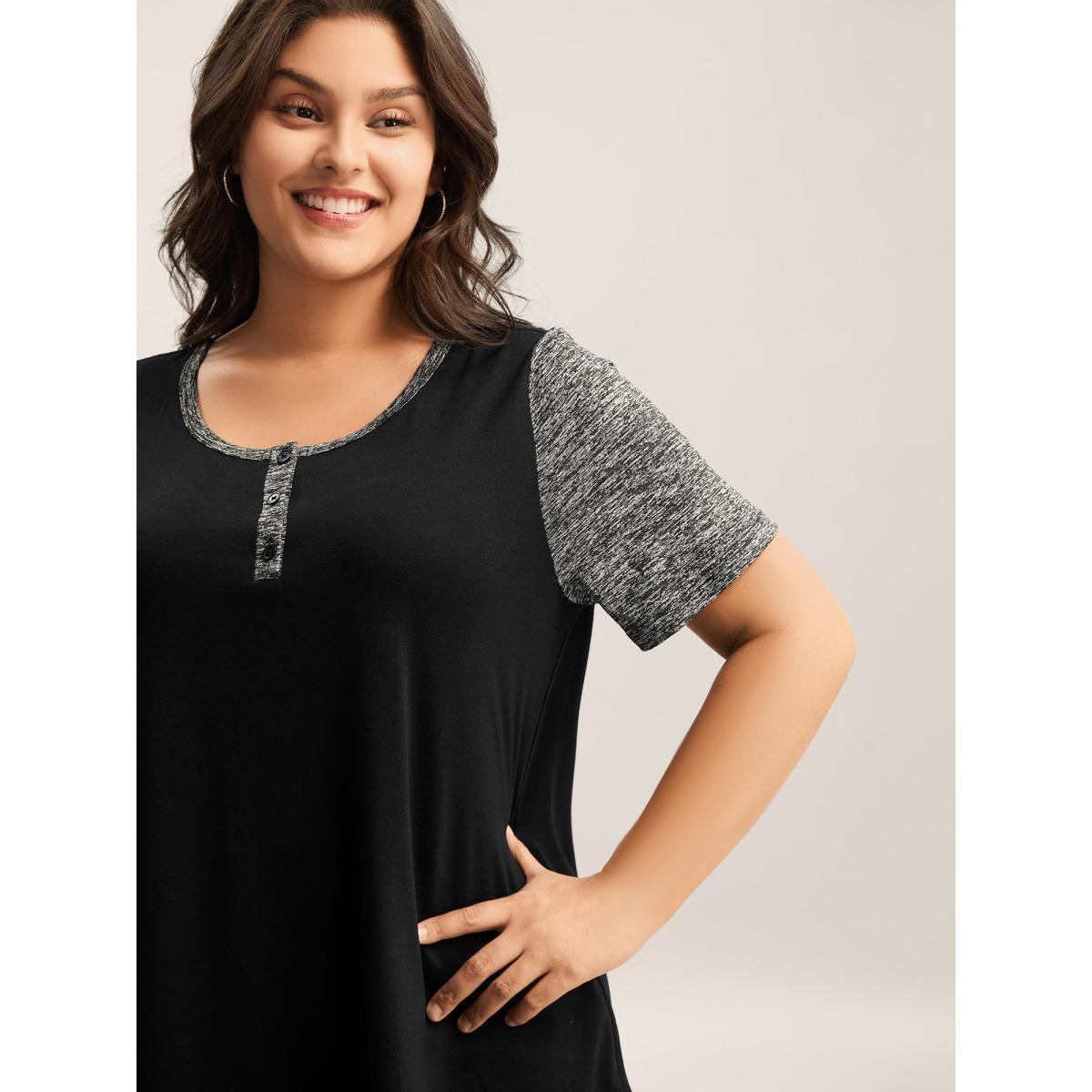 Plus Size Color Contrast Button Detail T-Shirt Black Women Contrast Round Neck Everyday-Casual T-shirts BloomChic 10/M Product Image