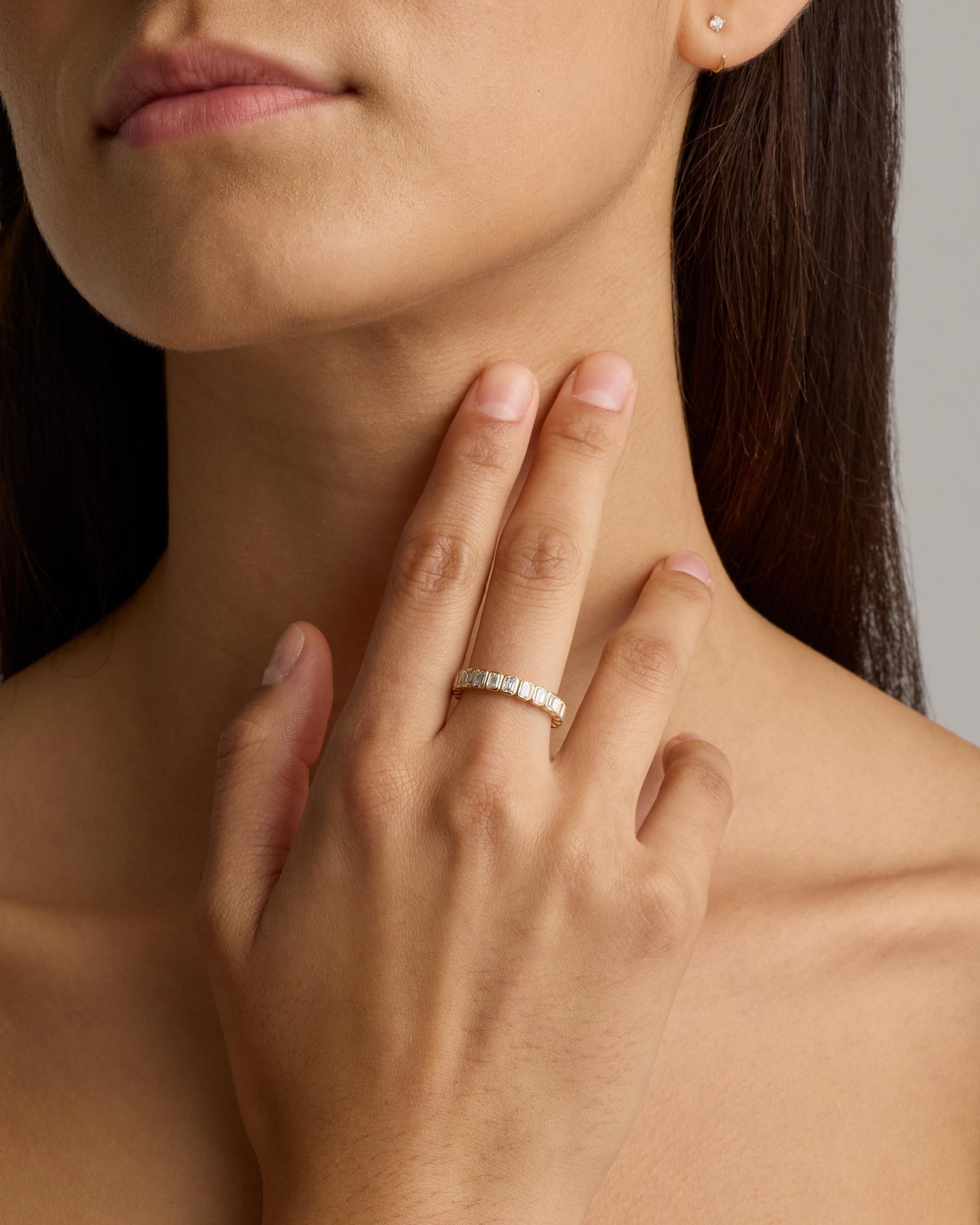 Quince | Women's Lab Grown Diamond Emerald North-South Bezel Eternity Band Rings Product Image