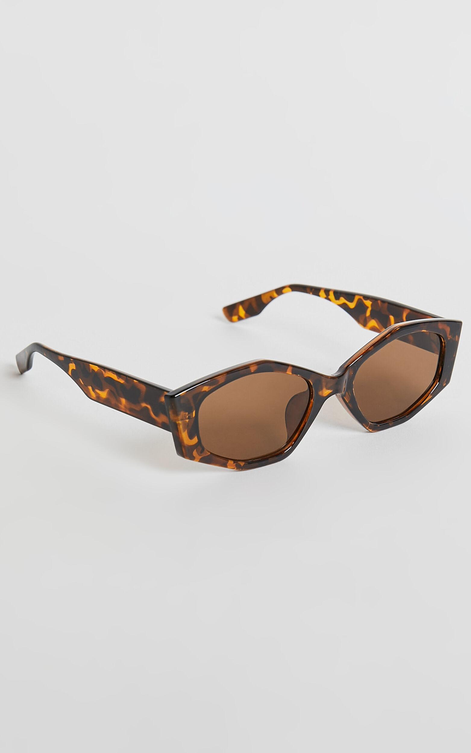 Keisha Sunglasses - Wide Rim Sunglasses in Tort Product Image