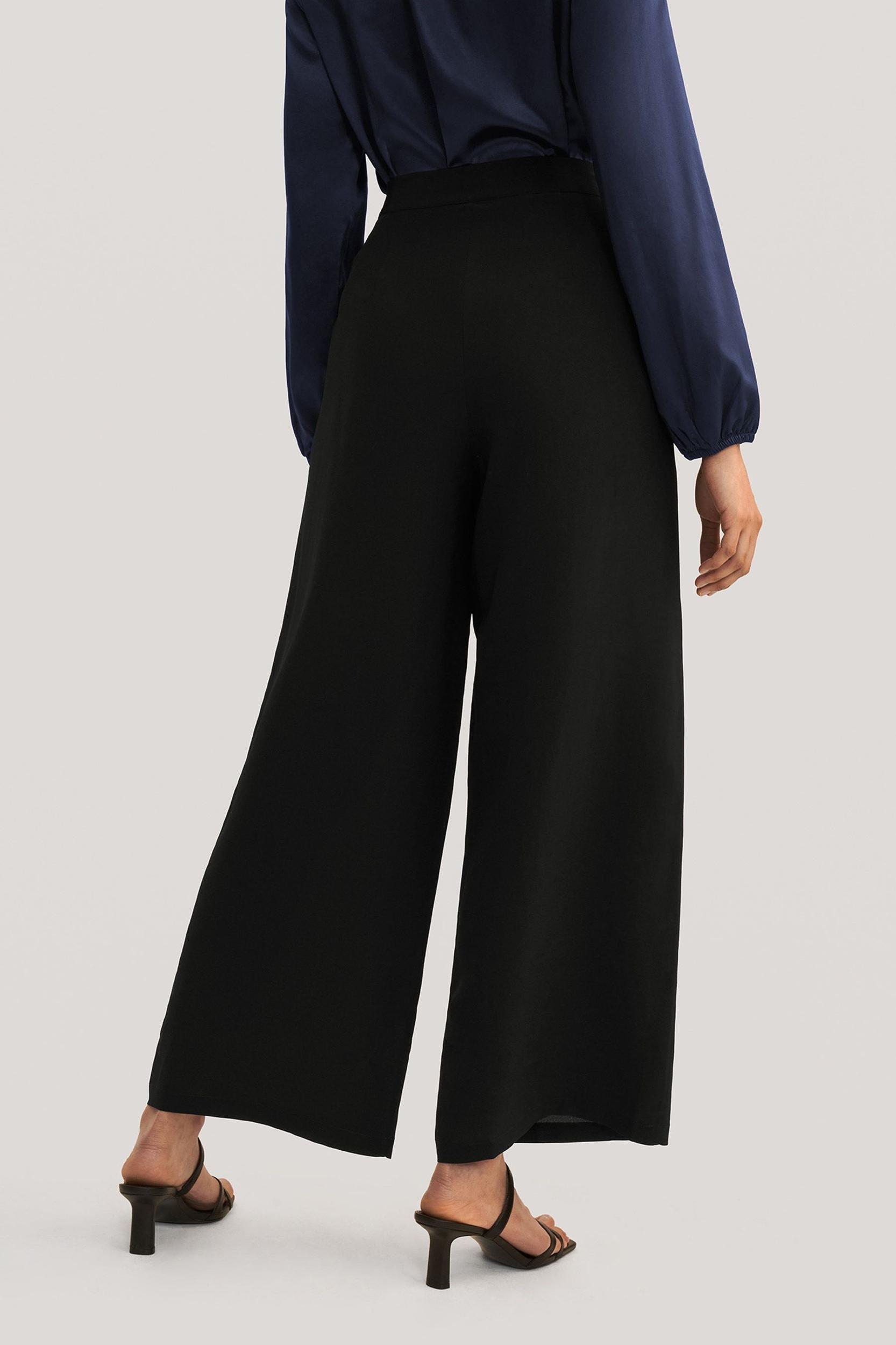 Smooth Silk Wide Leg Cropped Pants Product Image