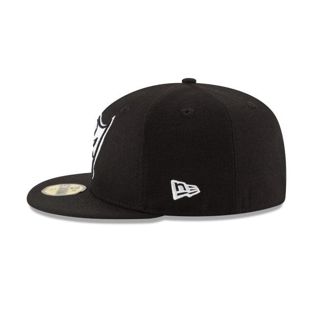 Atlanta Braves Black and White Basic 59FIFTY Fitted Hat Male Product Image