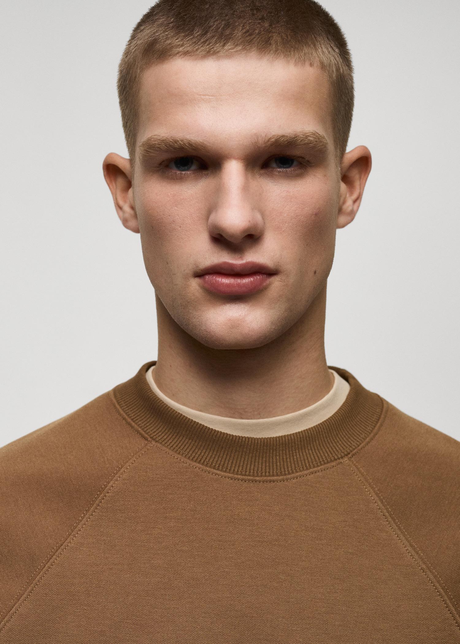 Relaxed-fit sweatshirt - Men | MANGO USA Product Image