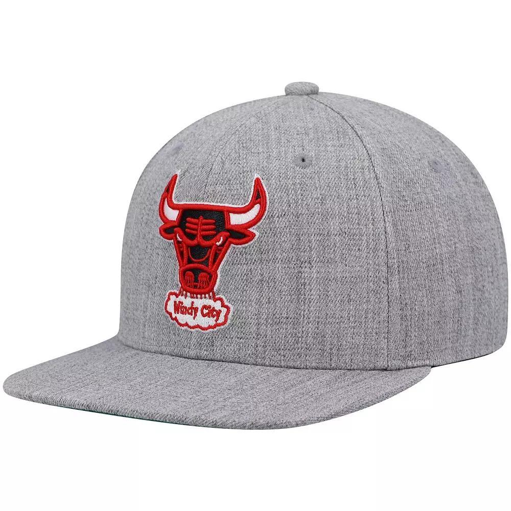 Mens Mitchell & Ness Heathered Gray Chicago Bulls Hardwood Classics Team 2.0 Snapback Hat Product Image