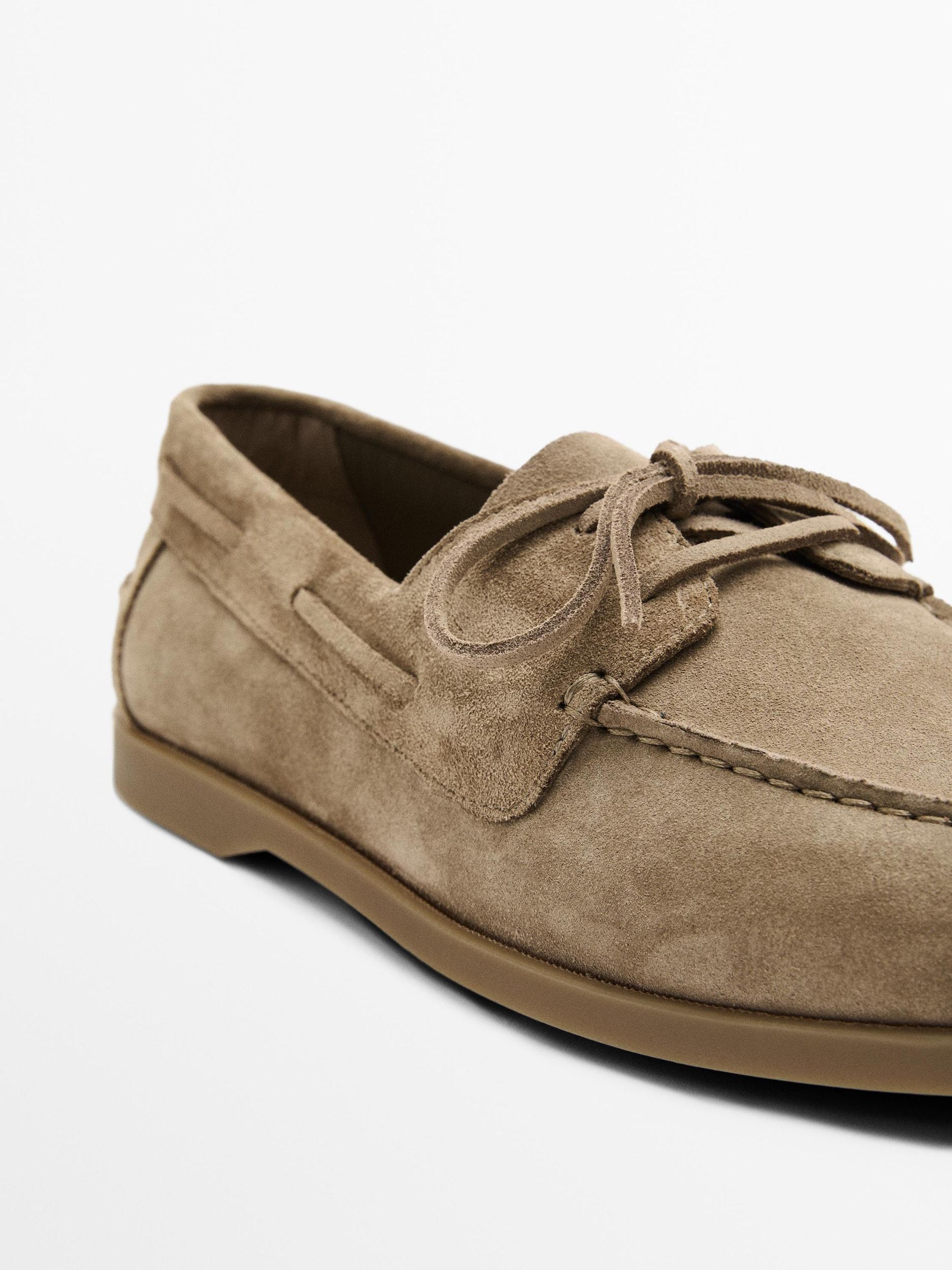 Split suede deck shoes with moc toe Product Image