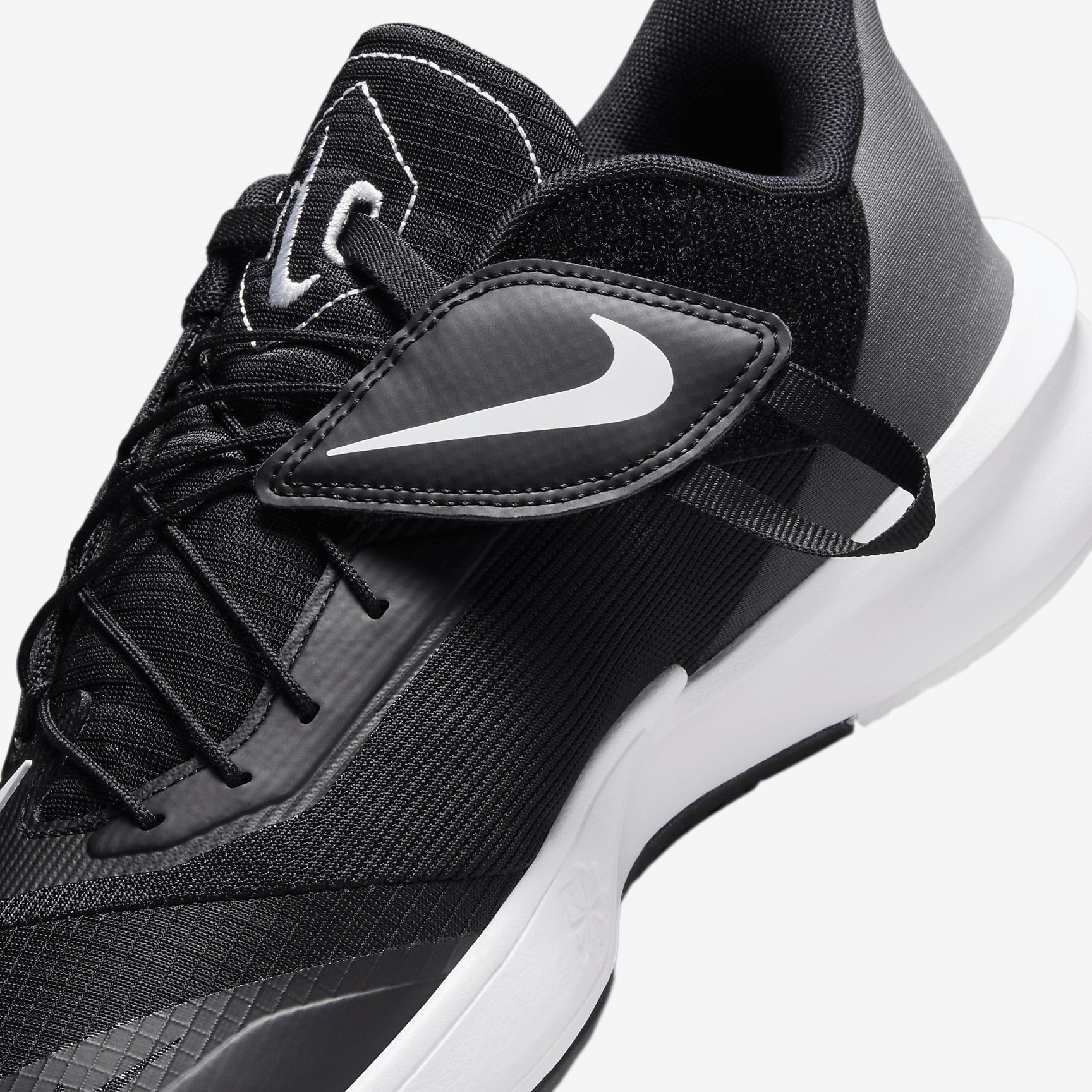 Nike Precision 7 EasyOn Men's Basketball Shoes Product Image