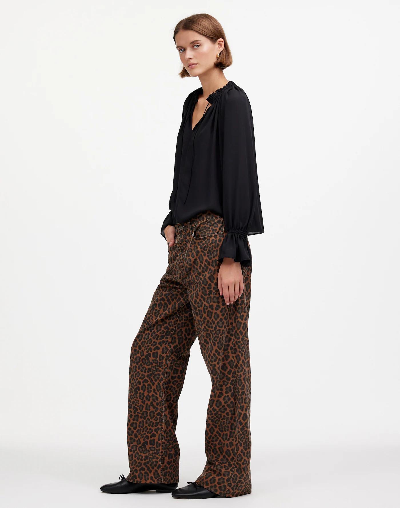 Low-Slung Baggy Jeans Product Image