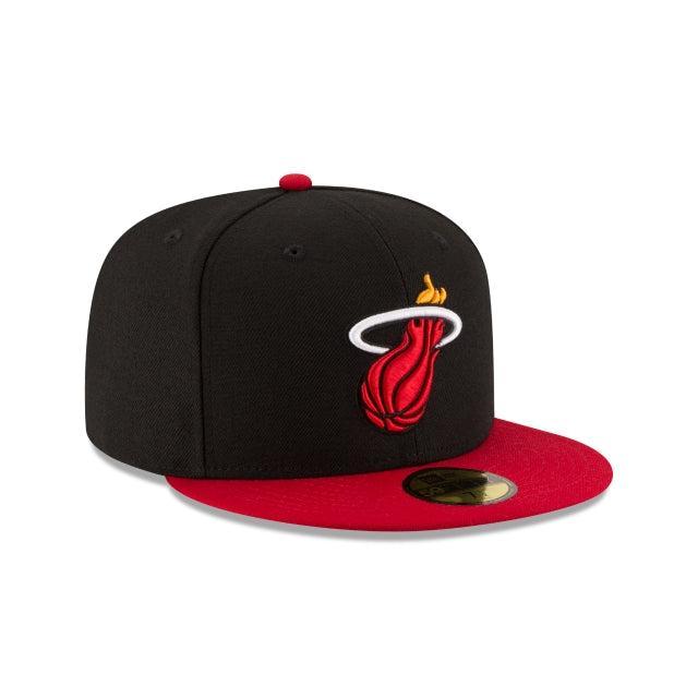 New England Patriots Basic Black on Black 9FIFTY Snapback Male Product Image