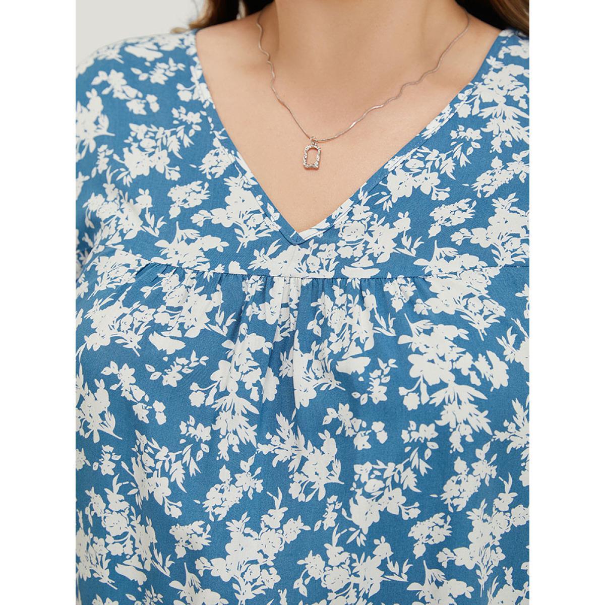 Plus Size Cerulean Floral Flutter Sleeve Gathered Blouse Women Elegant Short sleeve V-neck Dailywear Blouses BloomChic 30/6X Product Image