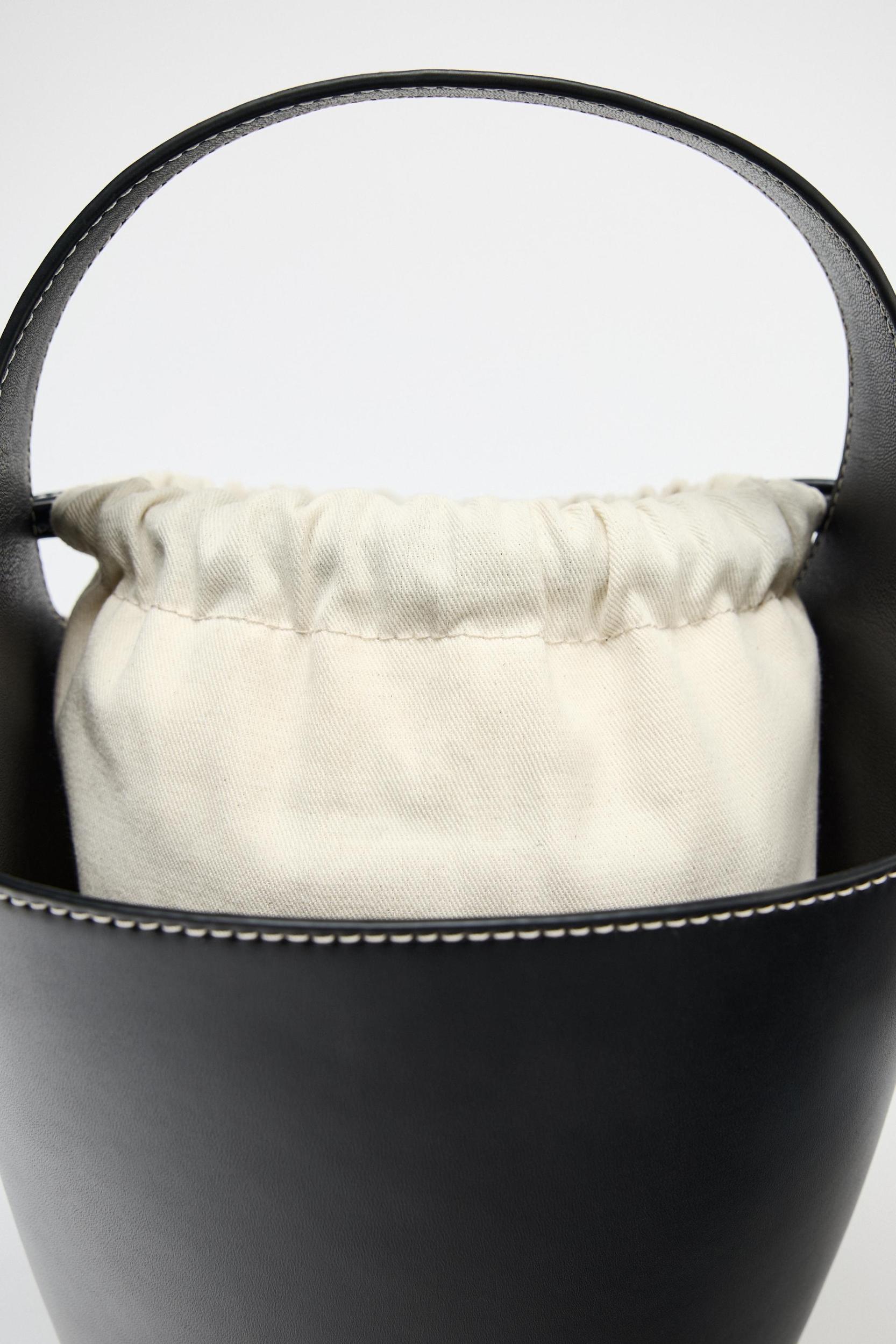 DRAWSTRING BUCKET BAG Product Image