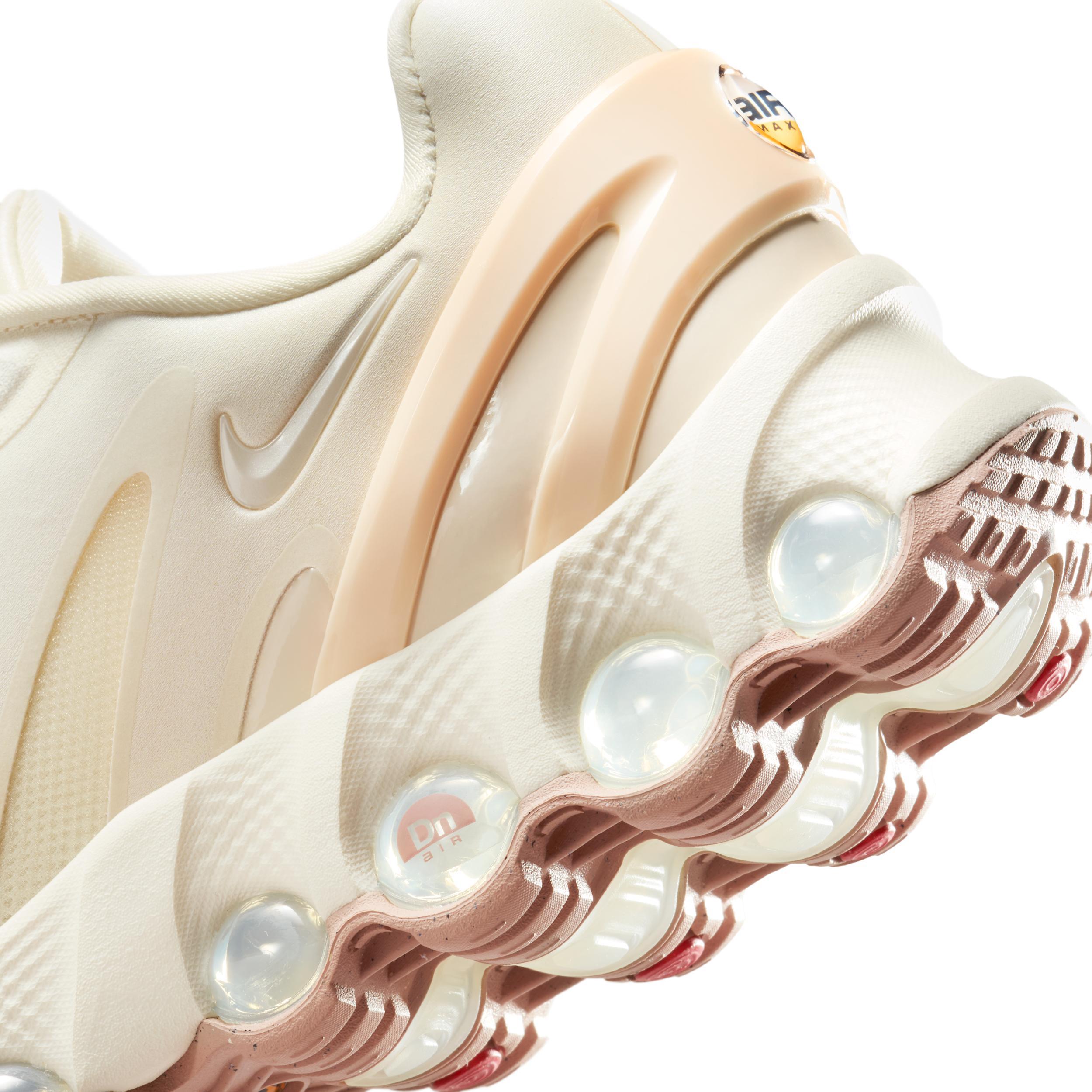 Nike Women's Air Max Dn8 Shoes Product Image