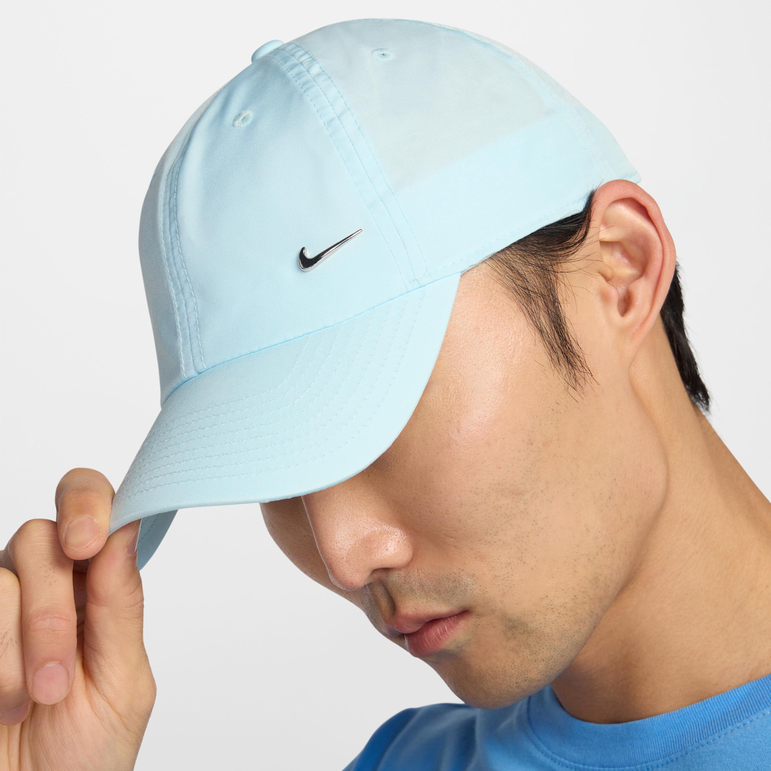 Nike Unisex Dri-FIT Club Unstructured Metal Swoosh Cap Product Image