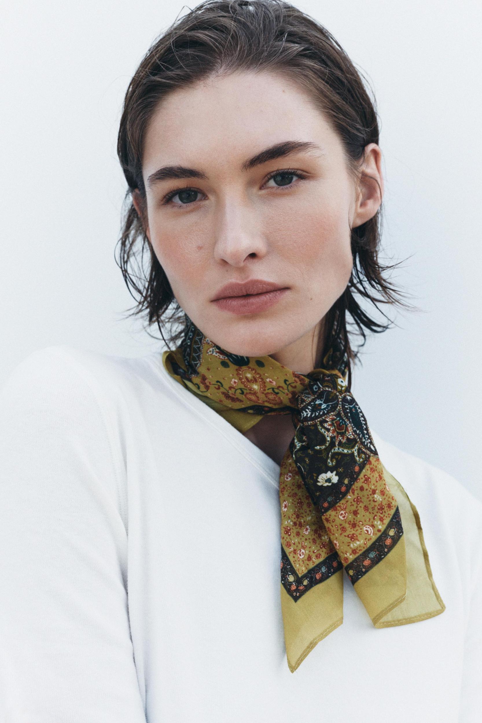 PRINTED VISCOSE SCARF Product Image