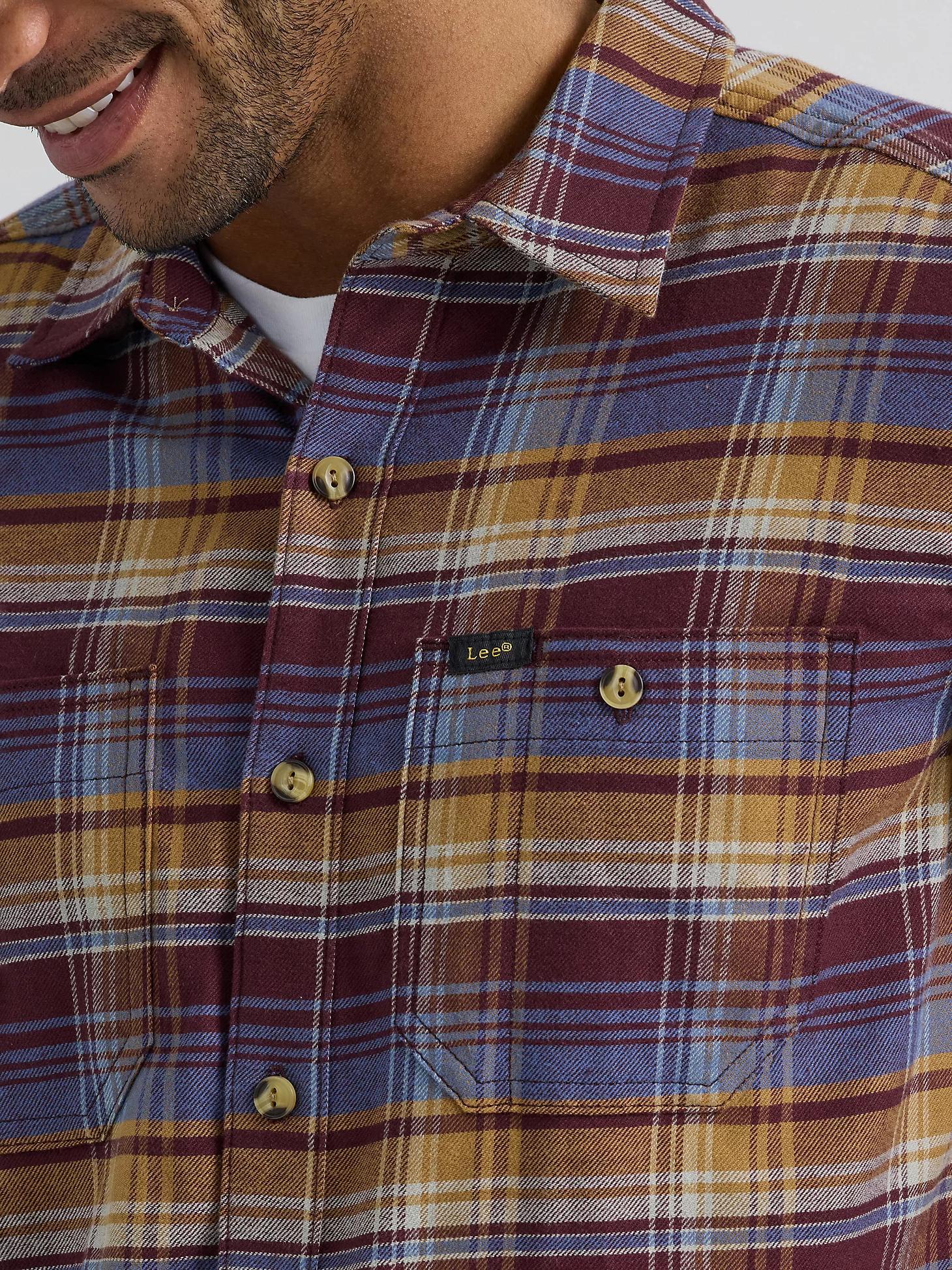 Men's Extreme Motion Working West Plaid Flannel Shirt | Men's Tops & Tees | Lee® Product Image