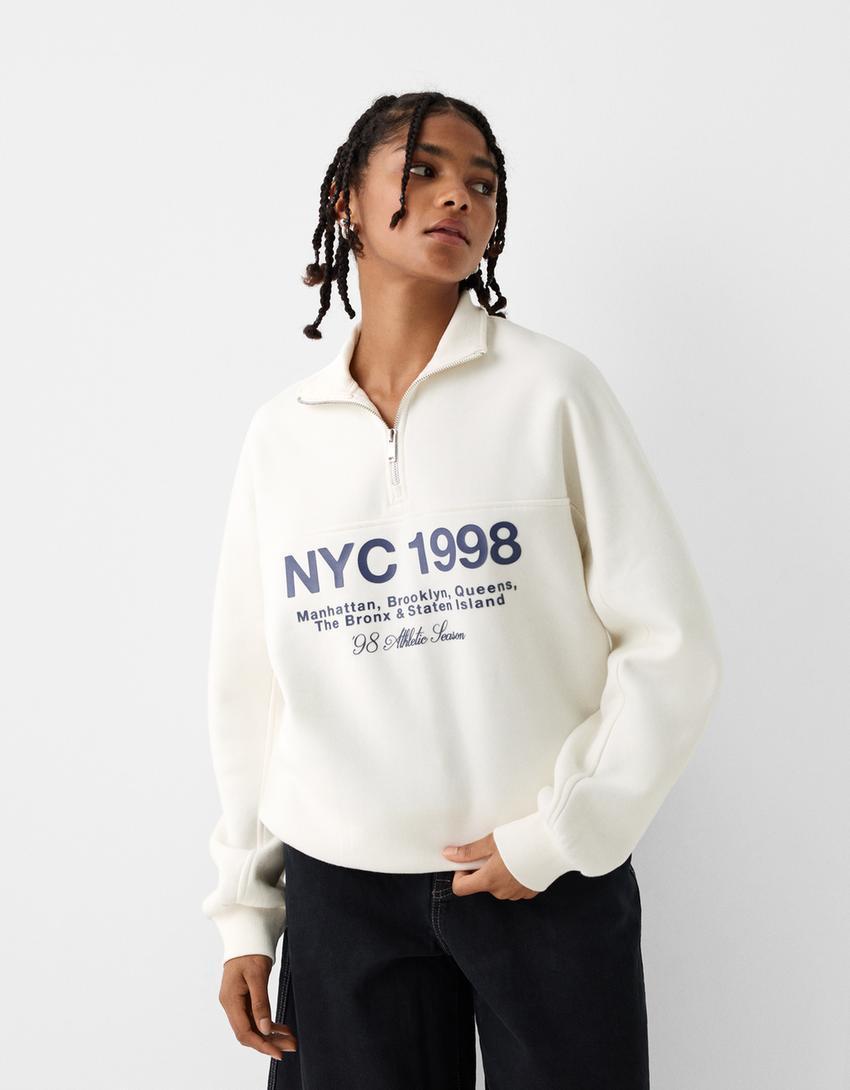 Printed sweatshirt with zipper Product Image