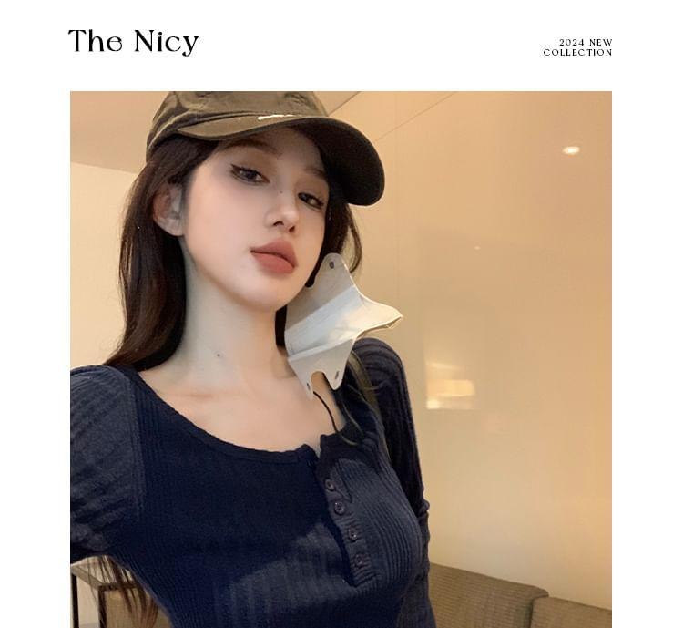 Long-Sleeve Scoop Neck Plain Slim Fit Crop Knit Top Product Image
