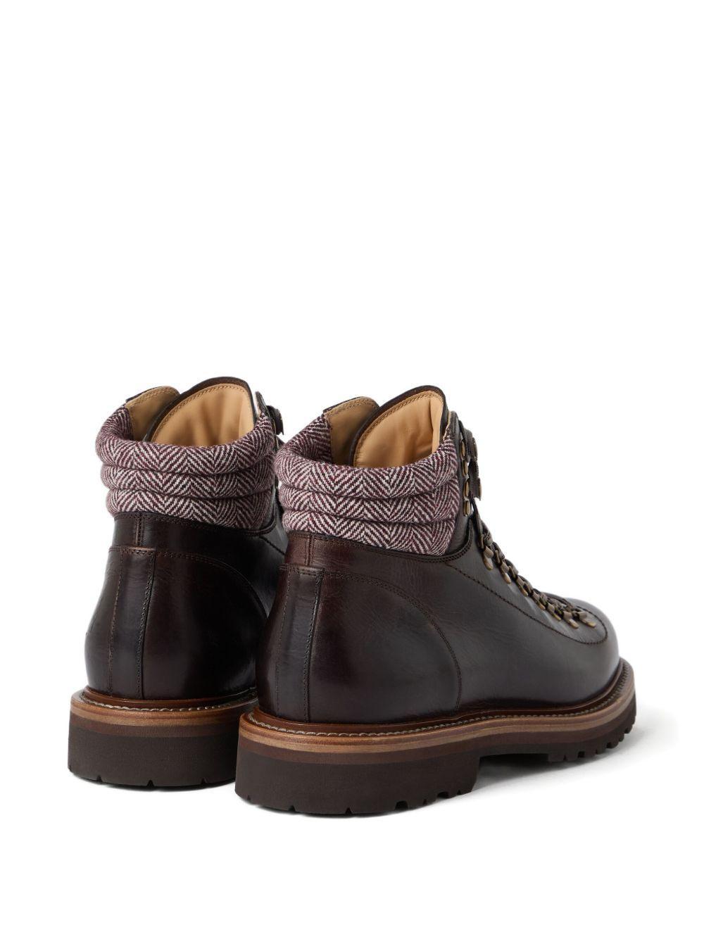 lace-up hiking boots Product Image
