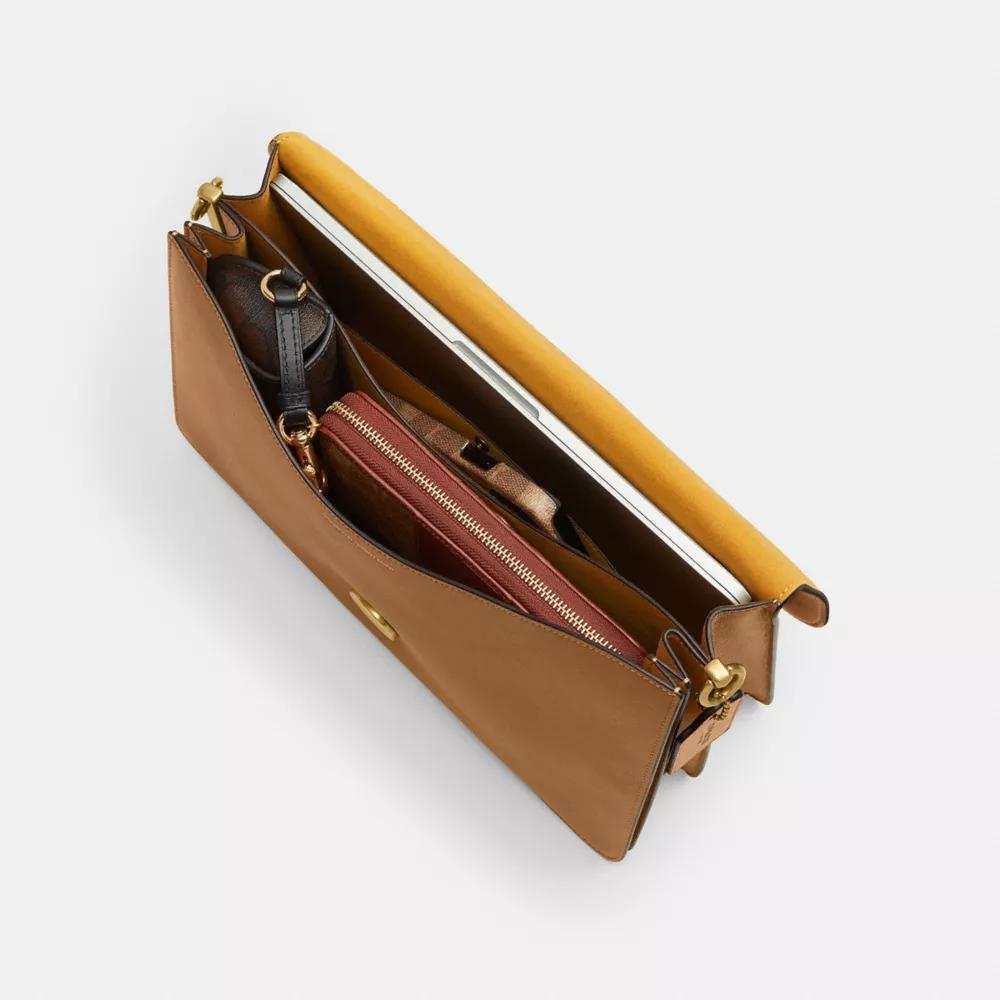 Chain Tabby Shoulder Bag 35 Product Image
