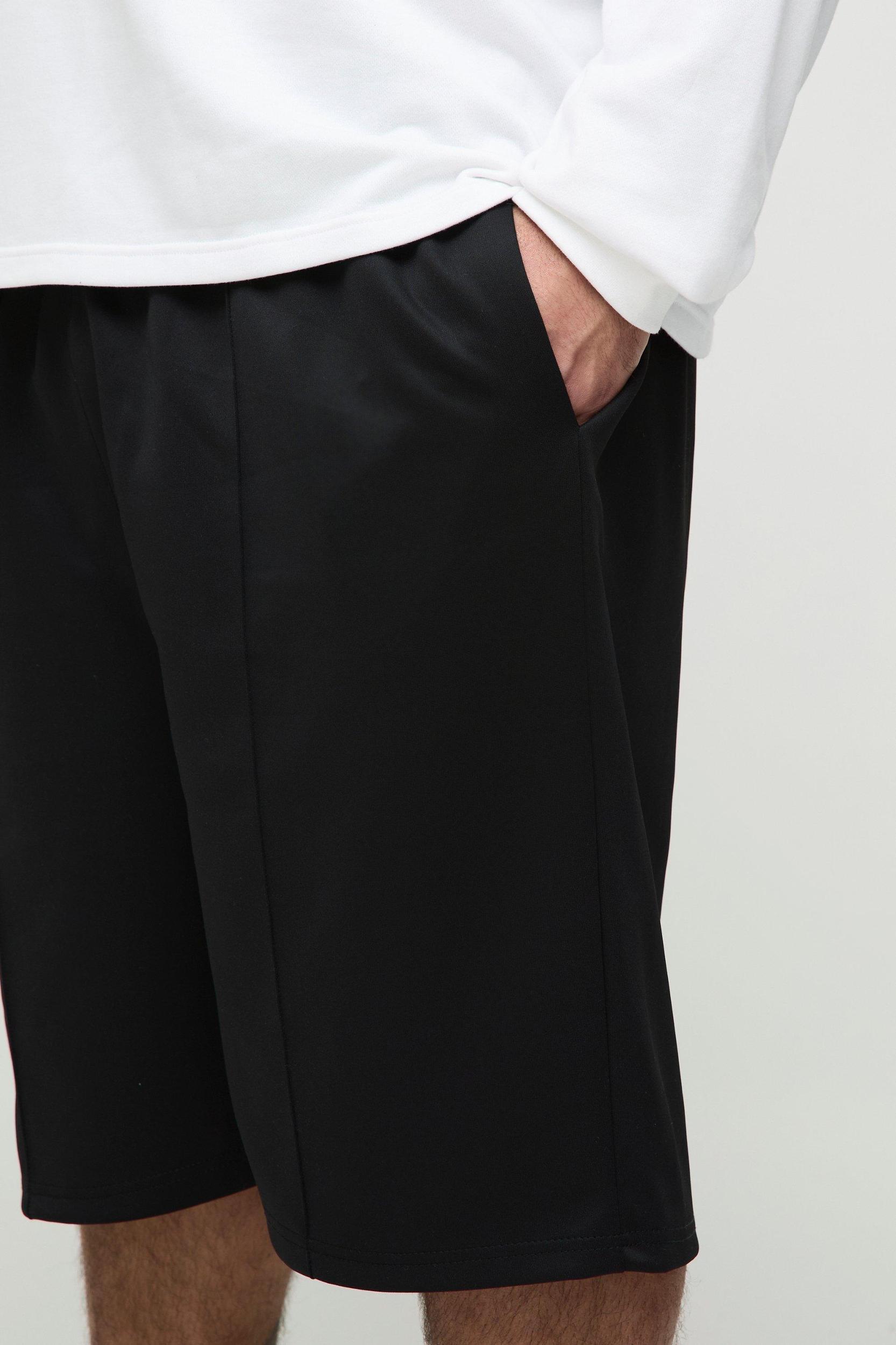 Plus Oversized Pintuck Dropped Crotch Scuba Shorts | boohooMAN USA Product Image